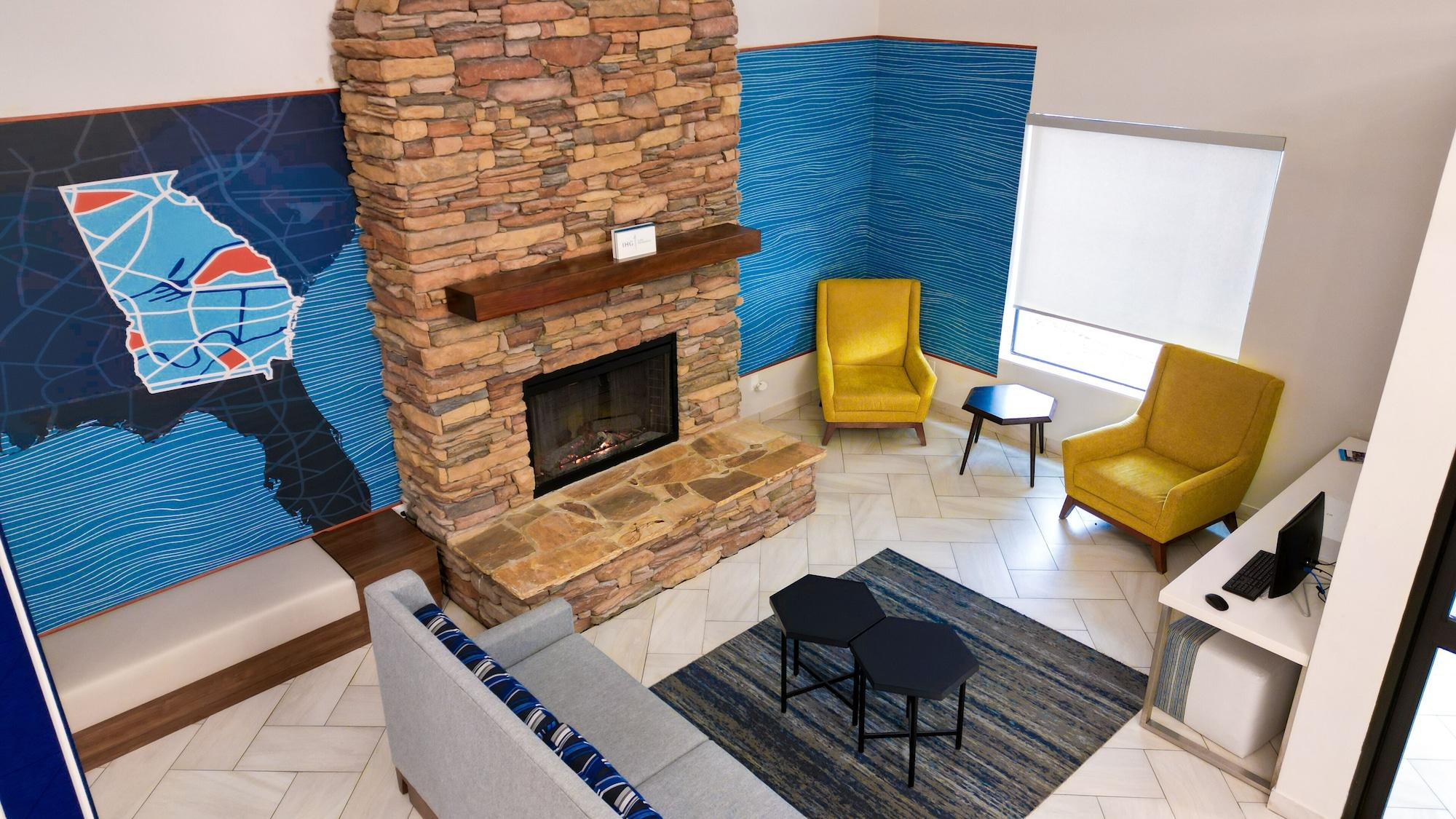 Vista Lobby Holiday Inn Express & Suites Hiawassee by IHG