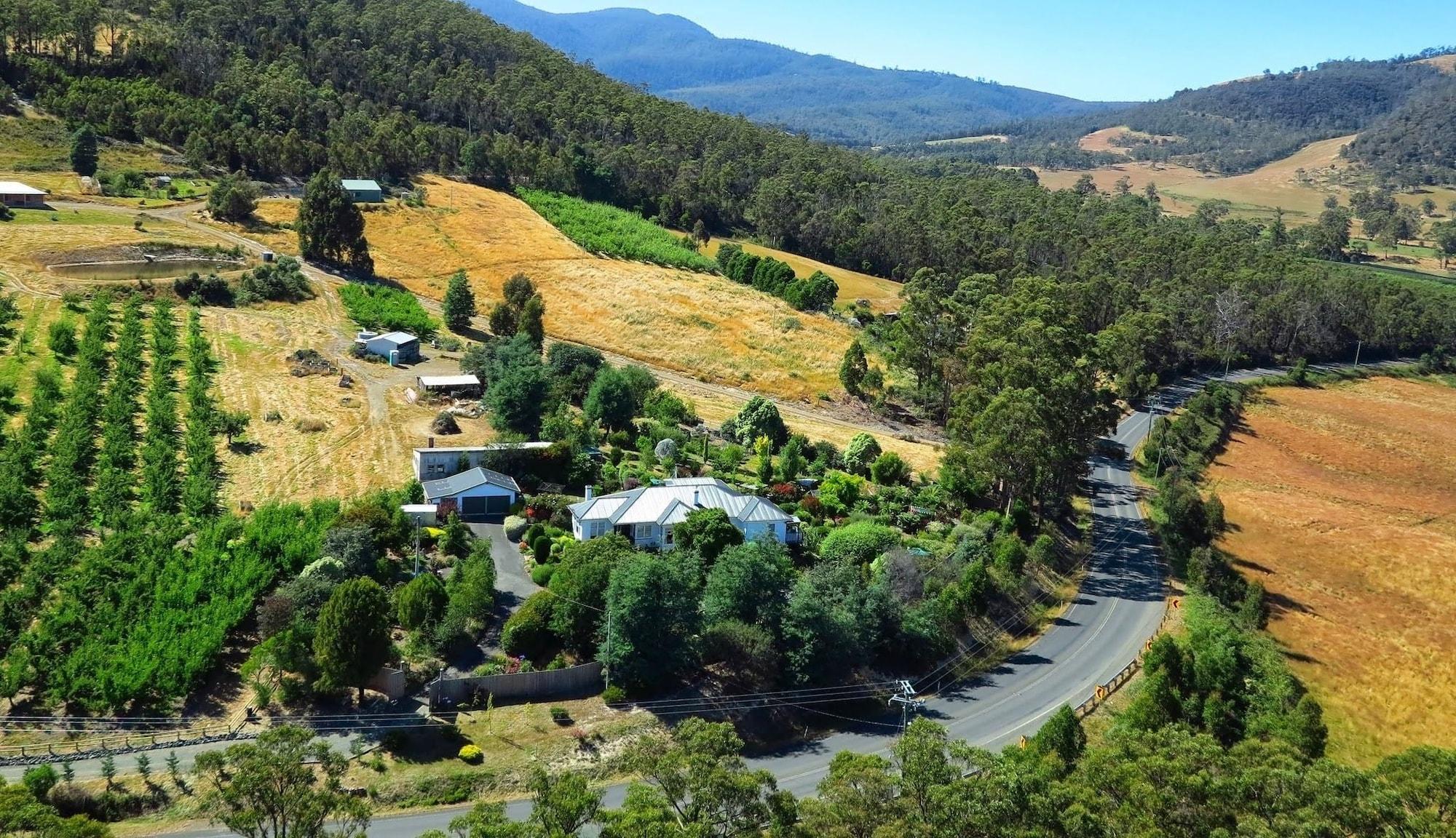 Vista Exterior Hillside Bed & Breakfast