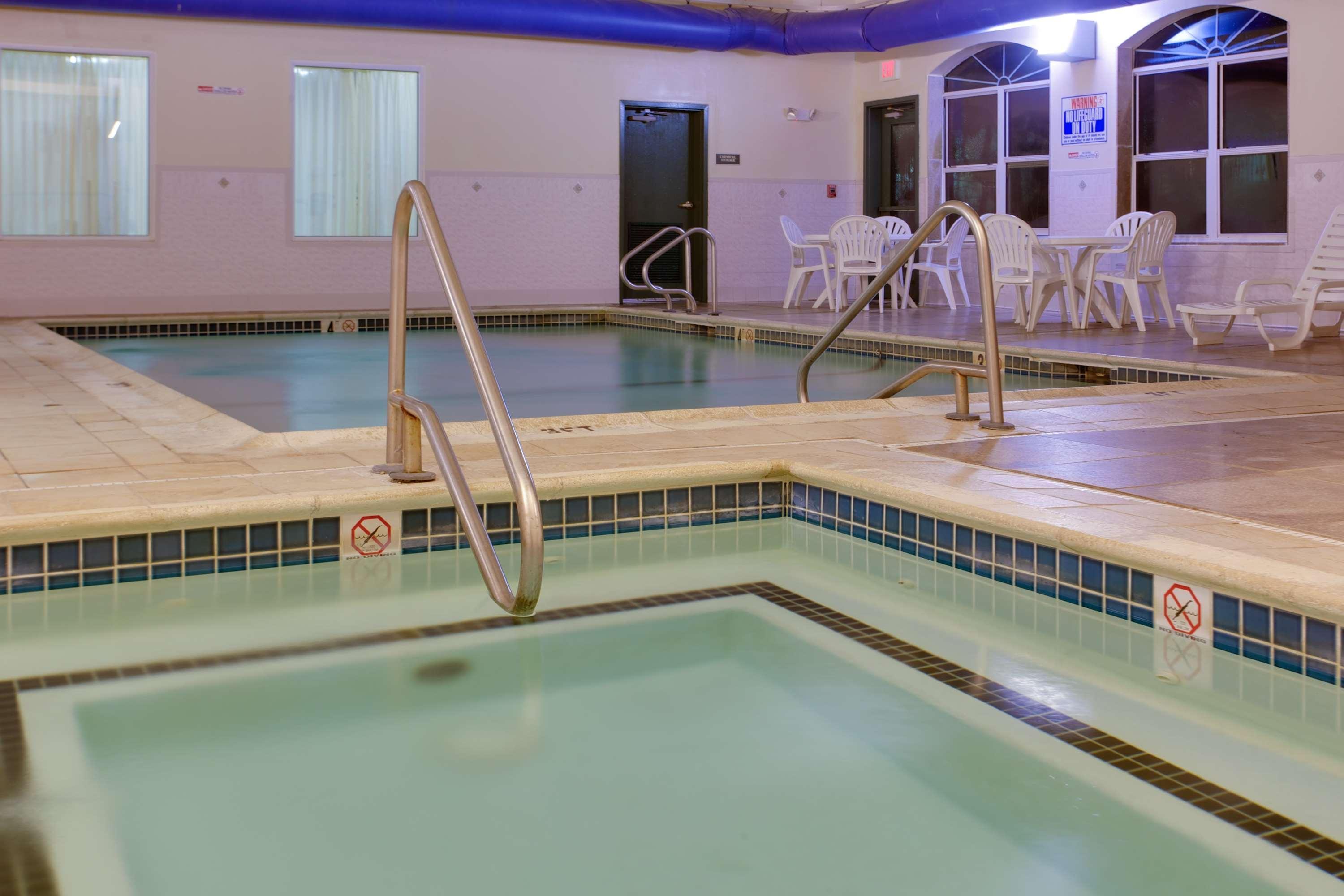 Vista Piscina Country Inn & Suites by Radisson, Brockton (Boston), MA