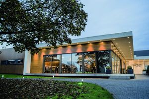 Alojamiento - Carlton Hotel