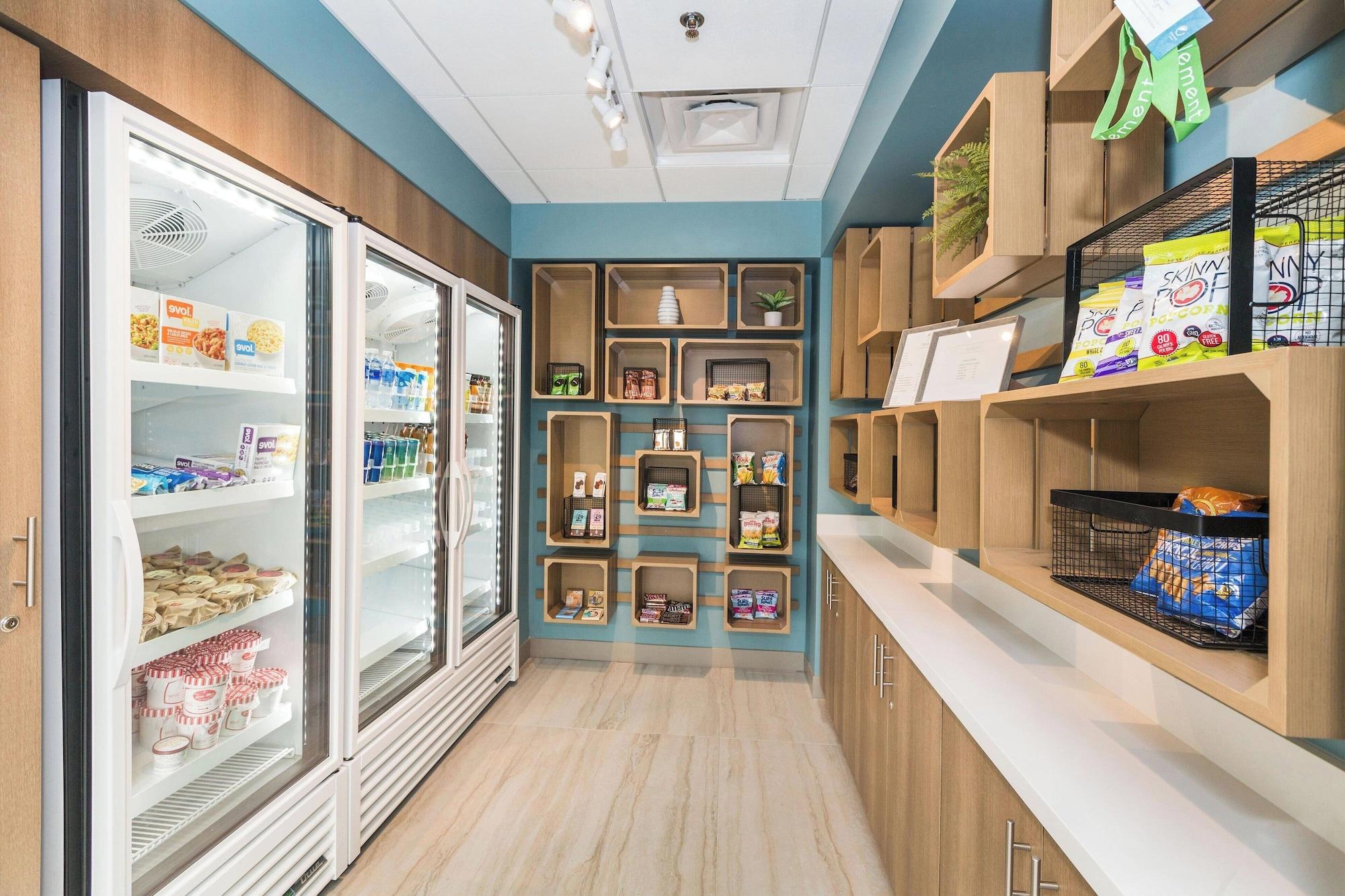 Restaurant Element Denver International Airport