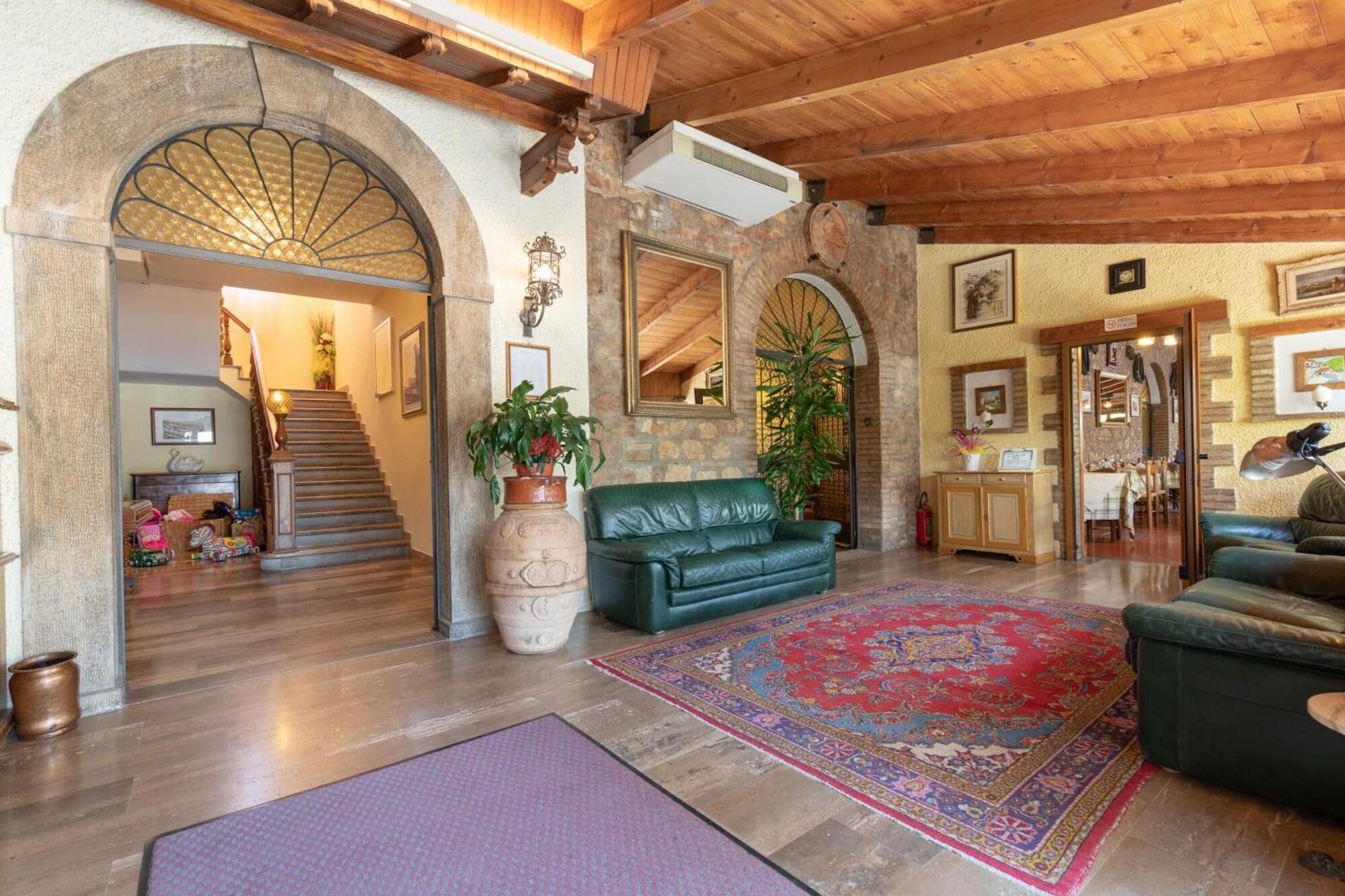 Vista Lobby Hotel Villa Elda