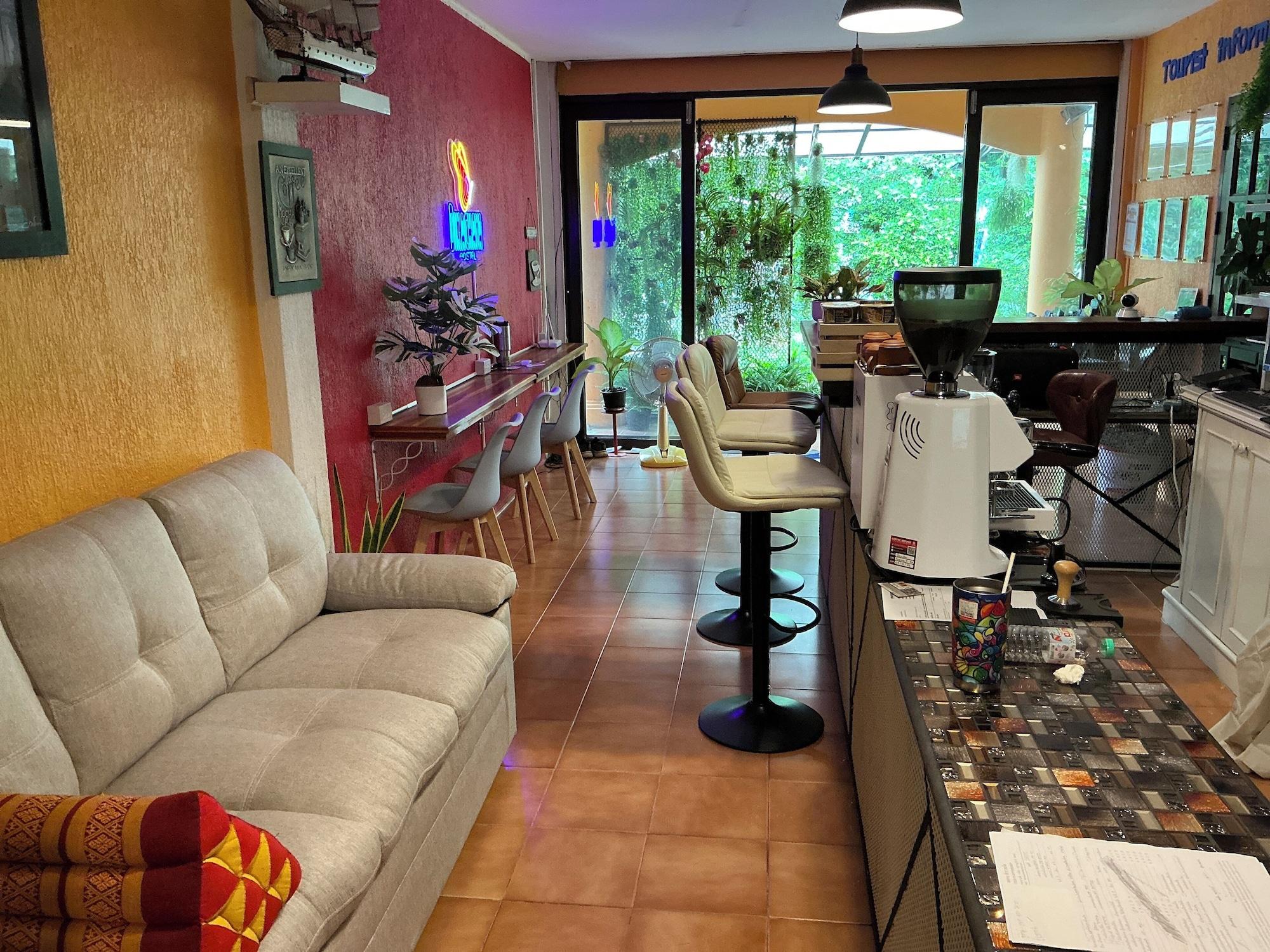 Bar/Salón Dikachaya Hostel