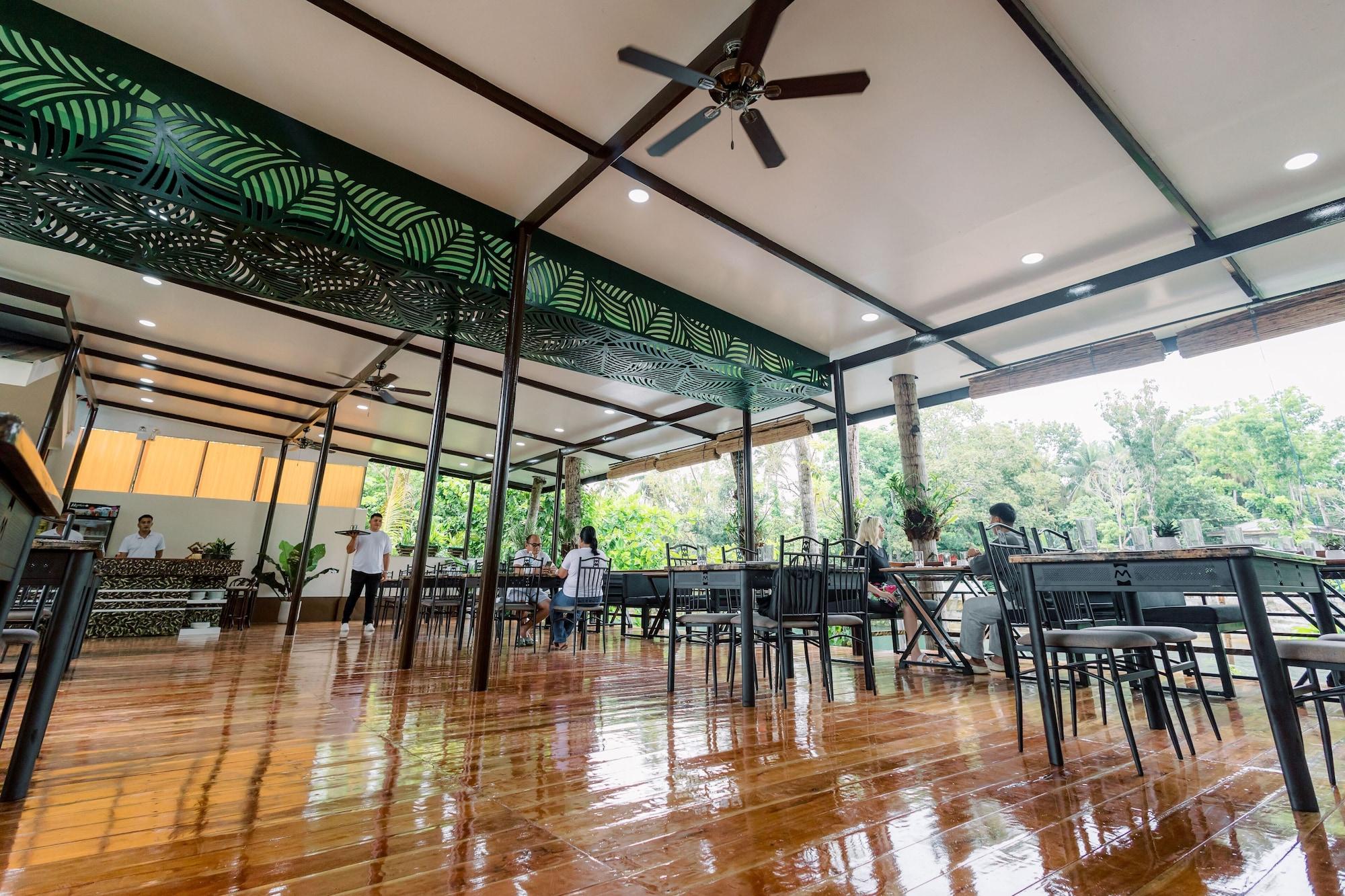 Restaurant LOBOC RIVERSIDE INN and RESTAURANT