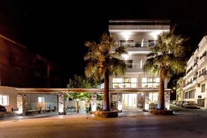 Alojamiento - Pollis Hotel