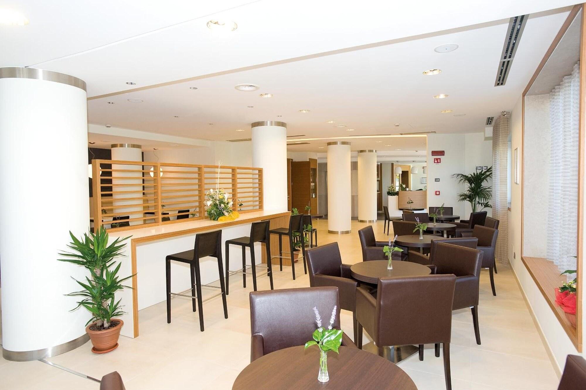 Vista Lobby Vittoria