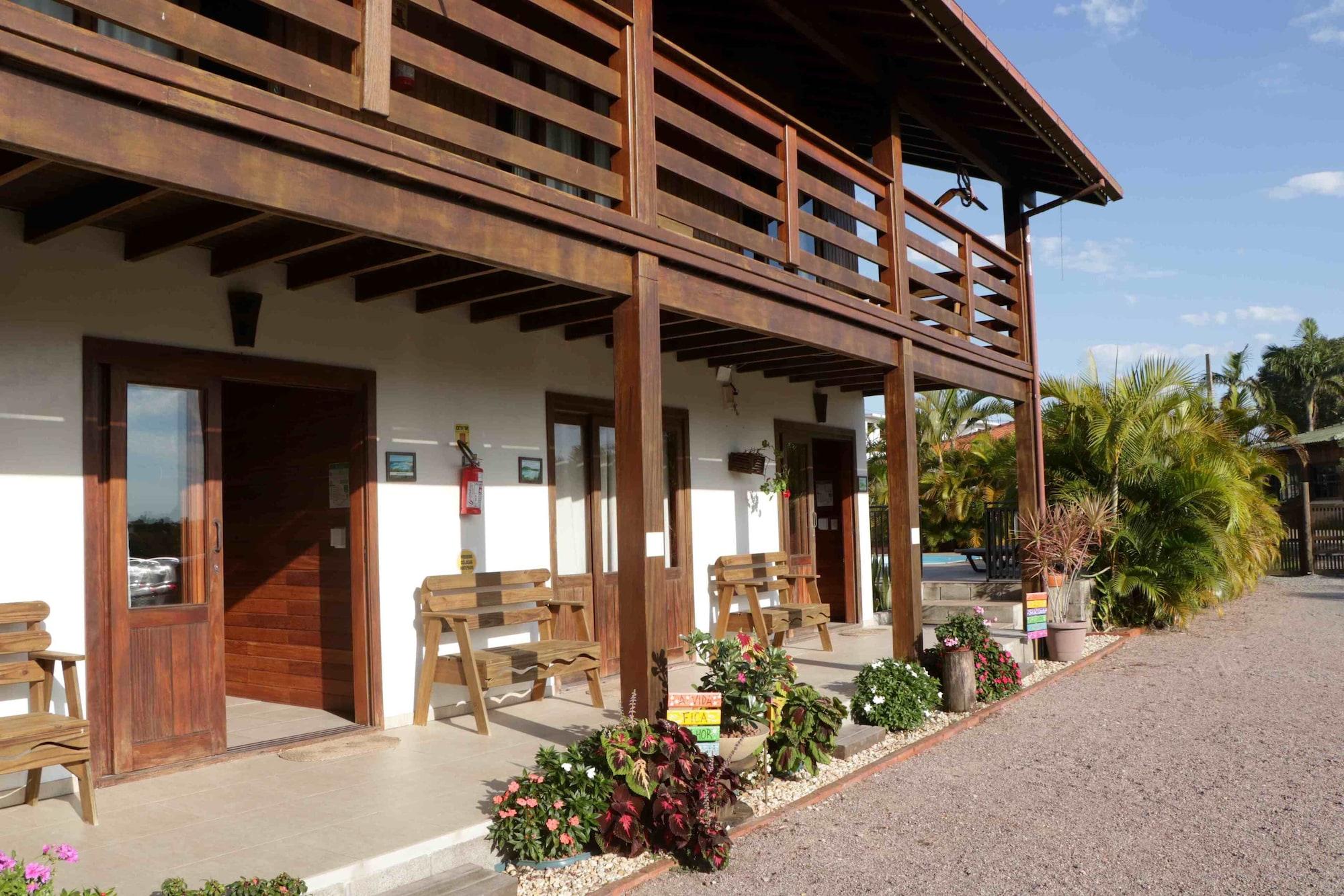 Vista Exterior Pousada Gauleses - Praia do Rosa