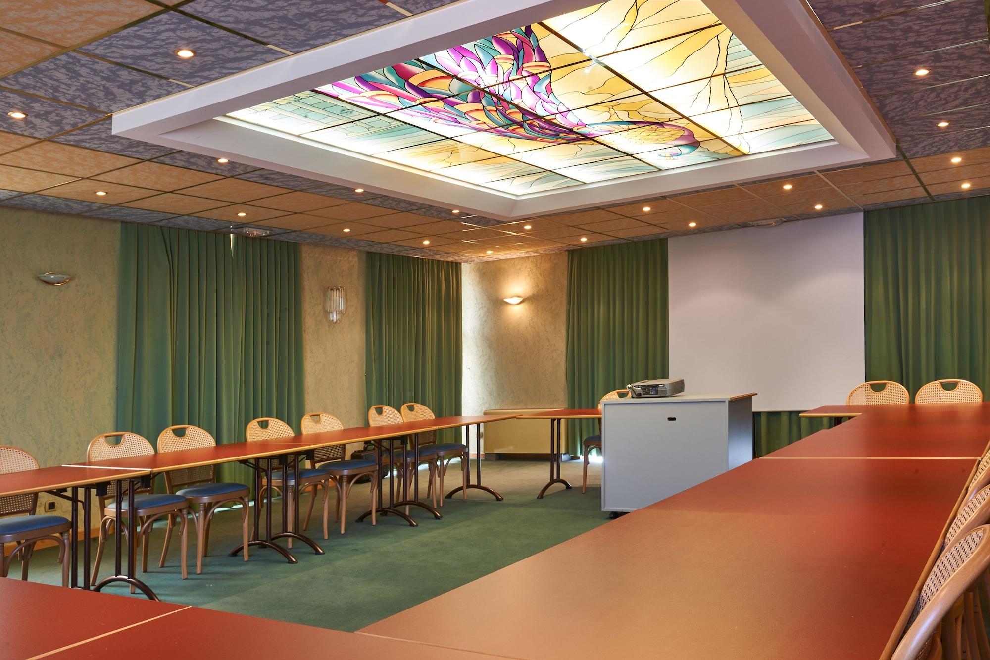 Sala de Reuniones Le Clos du Hahnenberg