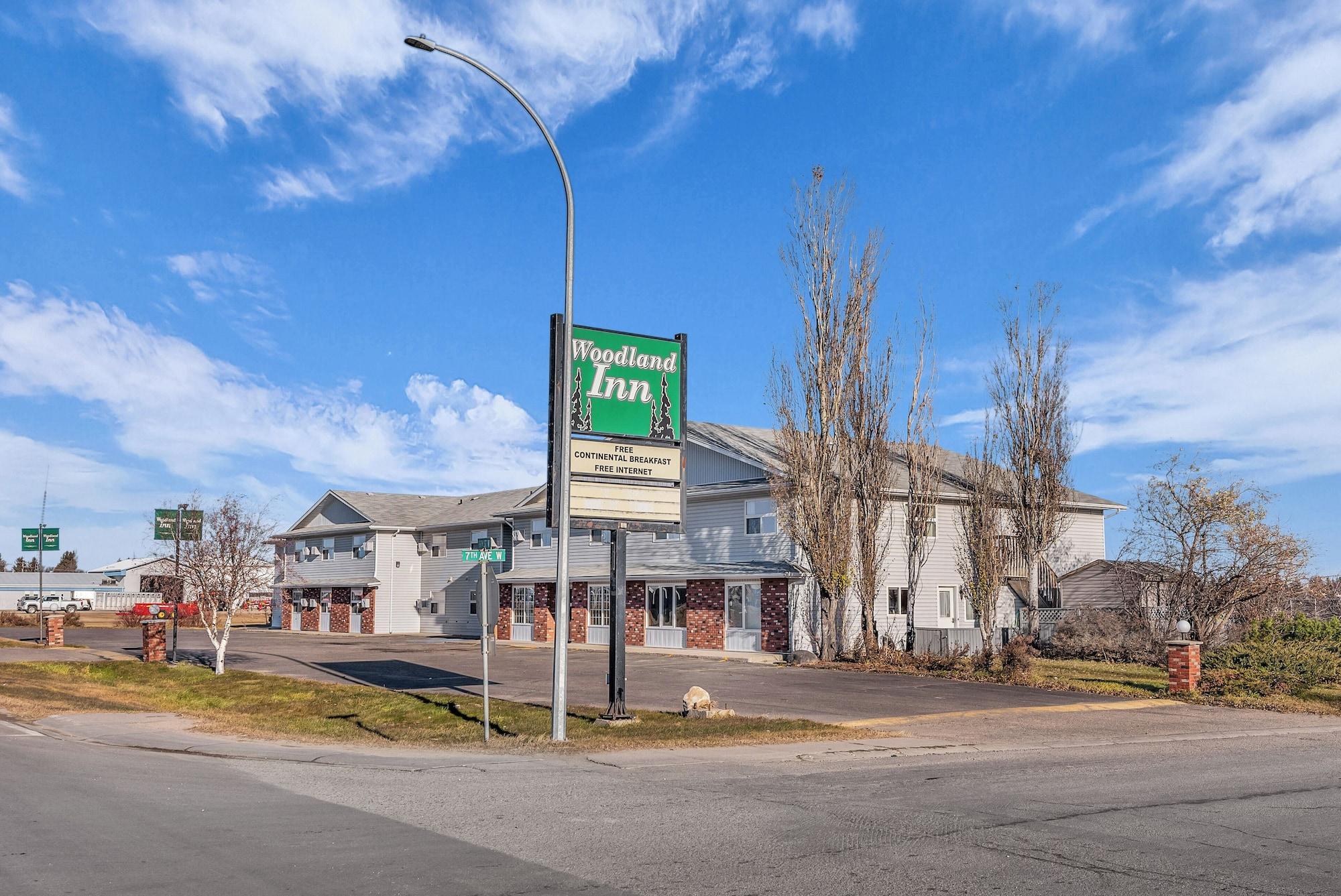 Vista Exterior Woodland Inn Meadow Lake