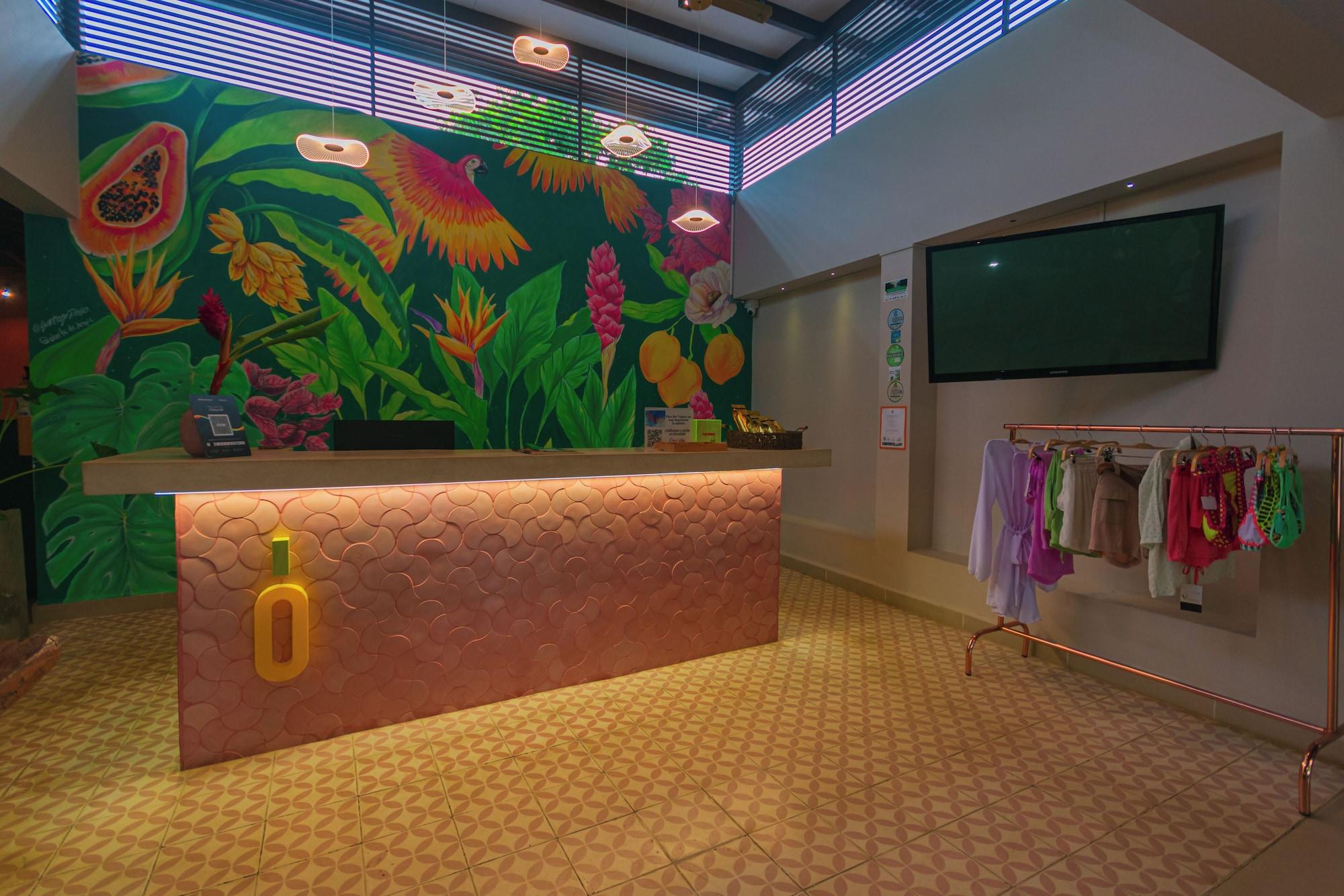 Vista Lobby Del Tropico Hotel