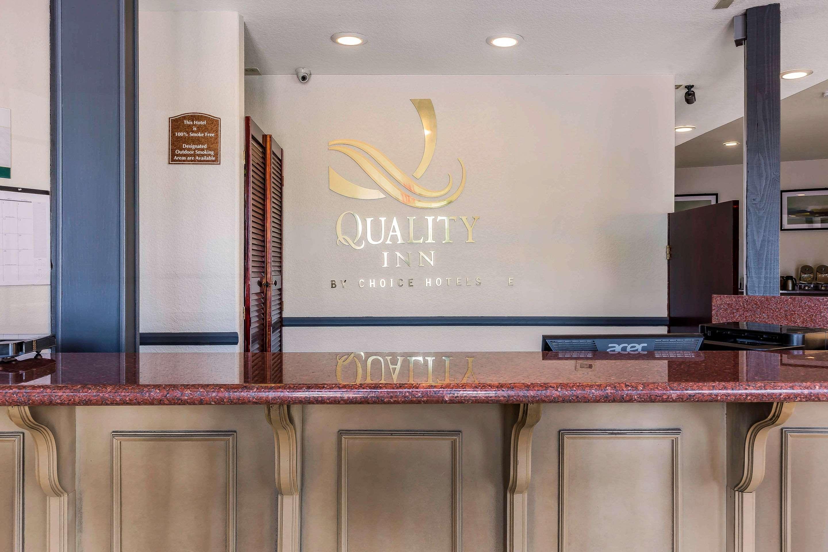Vista Lobby Quality Inn Fallbrook