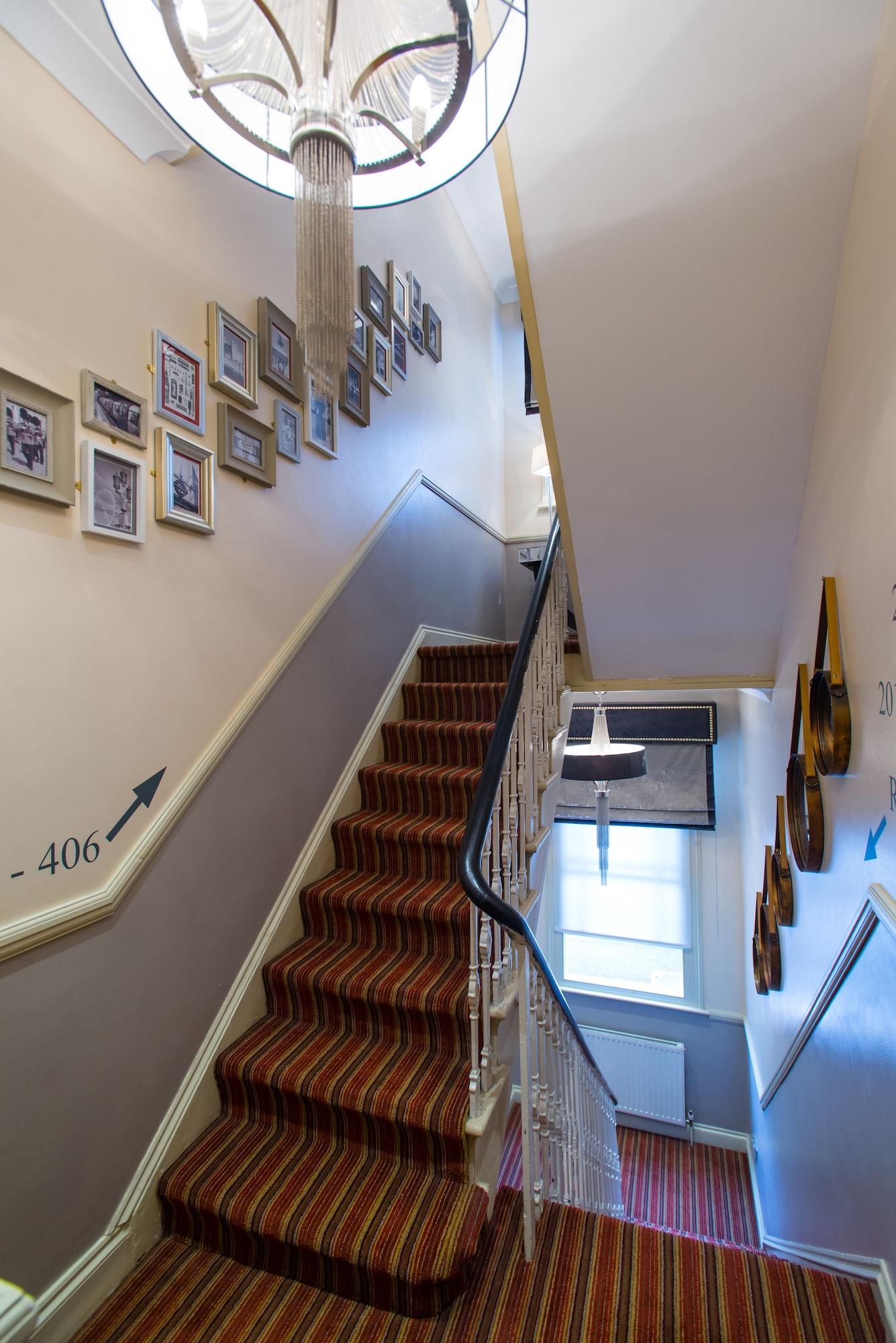 Vista Lobby Best Western Buckingham Palace Rd