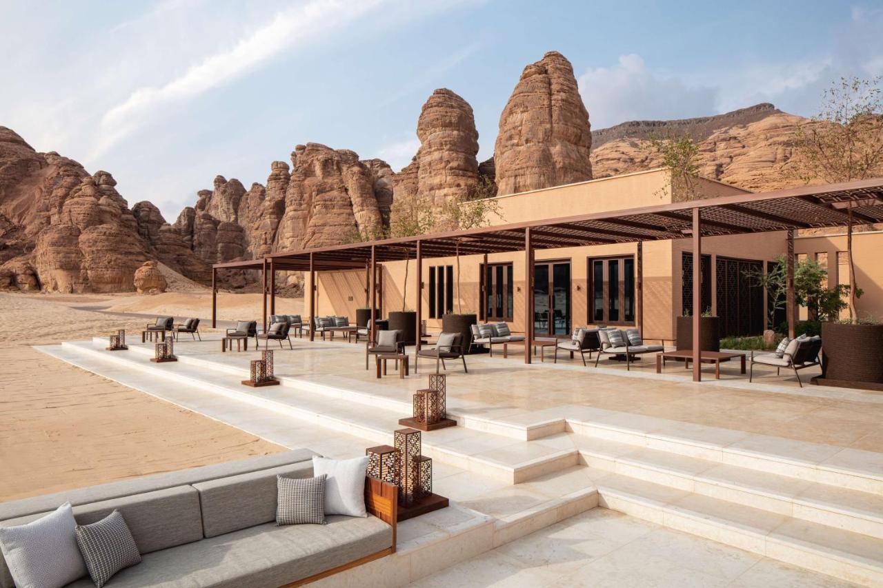 Vista Lobby Banyan Tree Alula