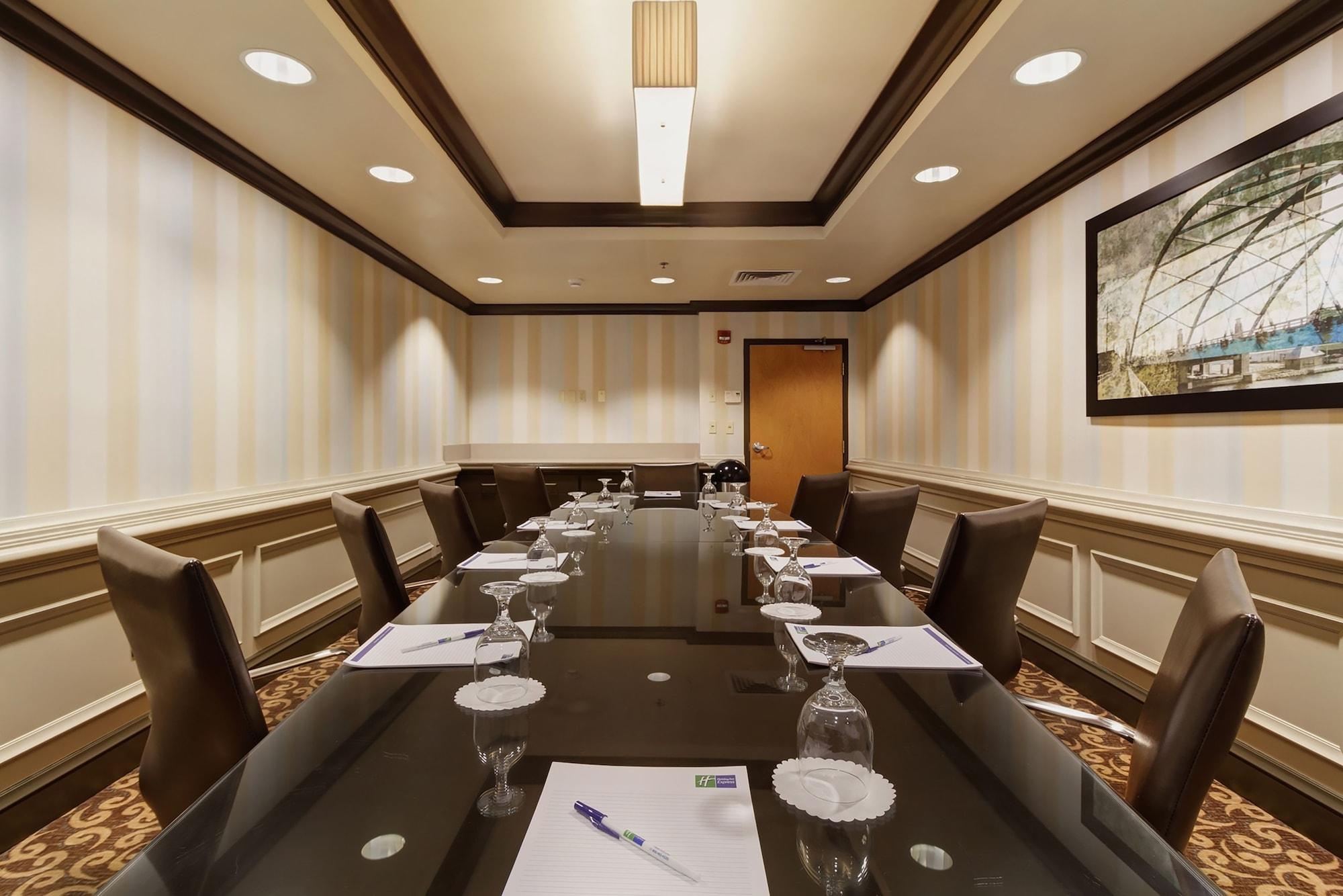 Sala de Reuniones Holiday Inn Express Hotel & Suites Warwick-Providence (Arpt) by IHG