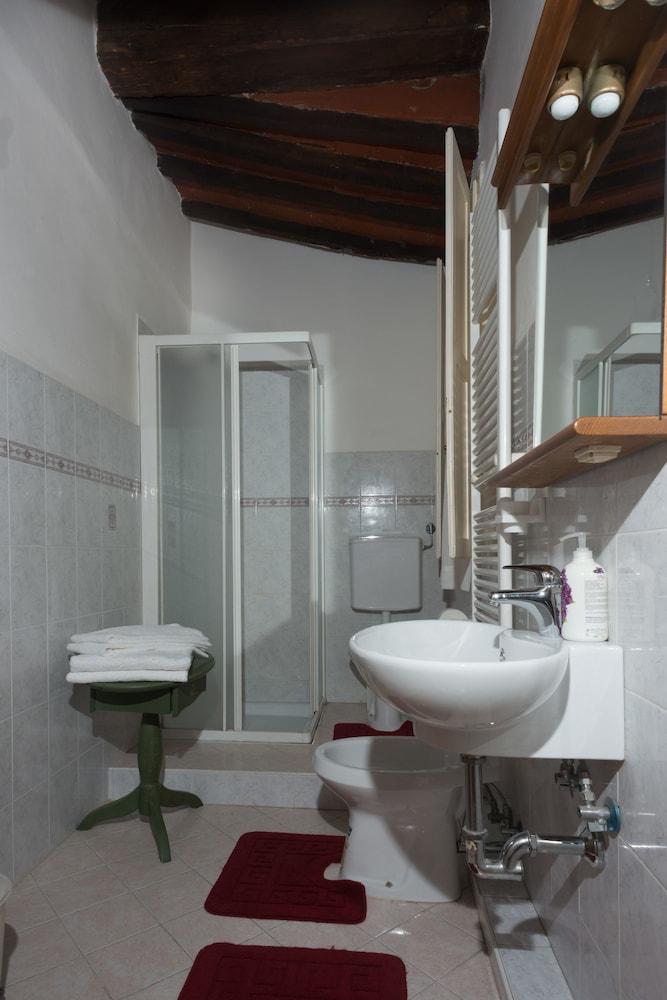 Baño Guest House Santambrogio