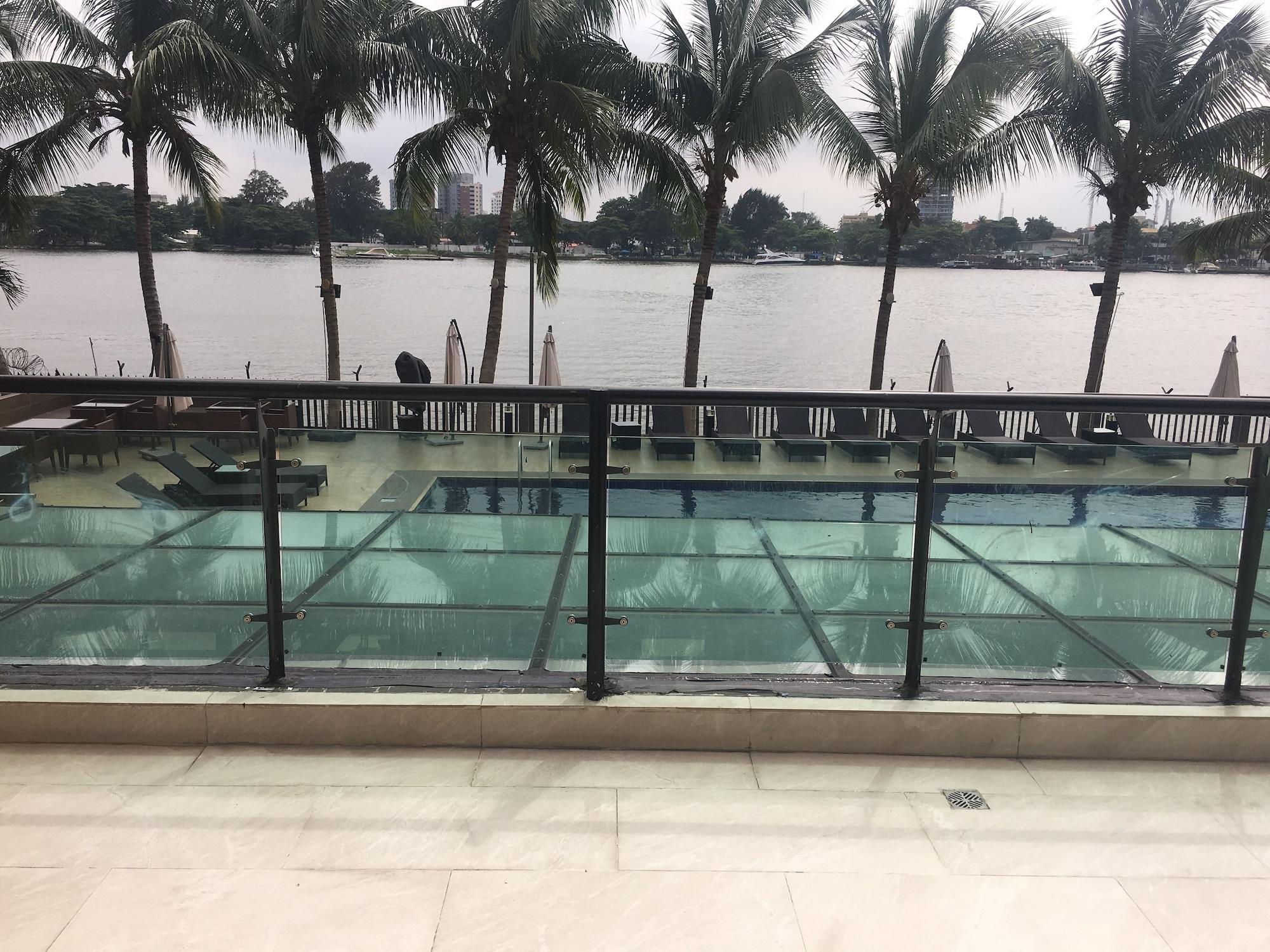 Equipamiento de Habitación Maroko Bayshore Suites