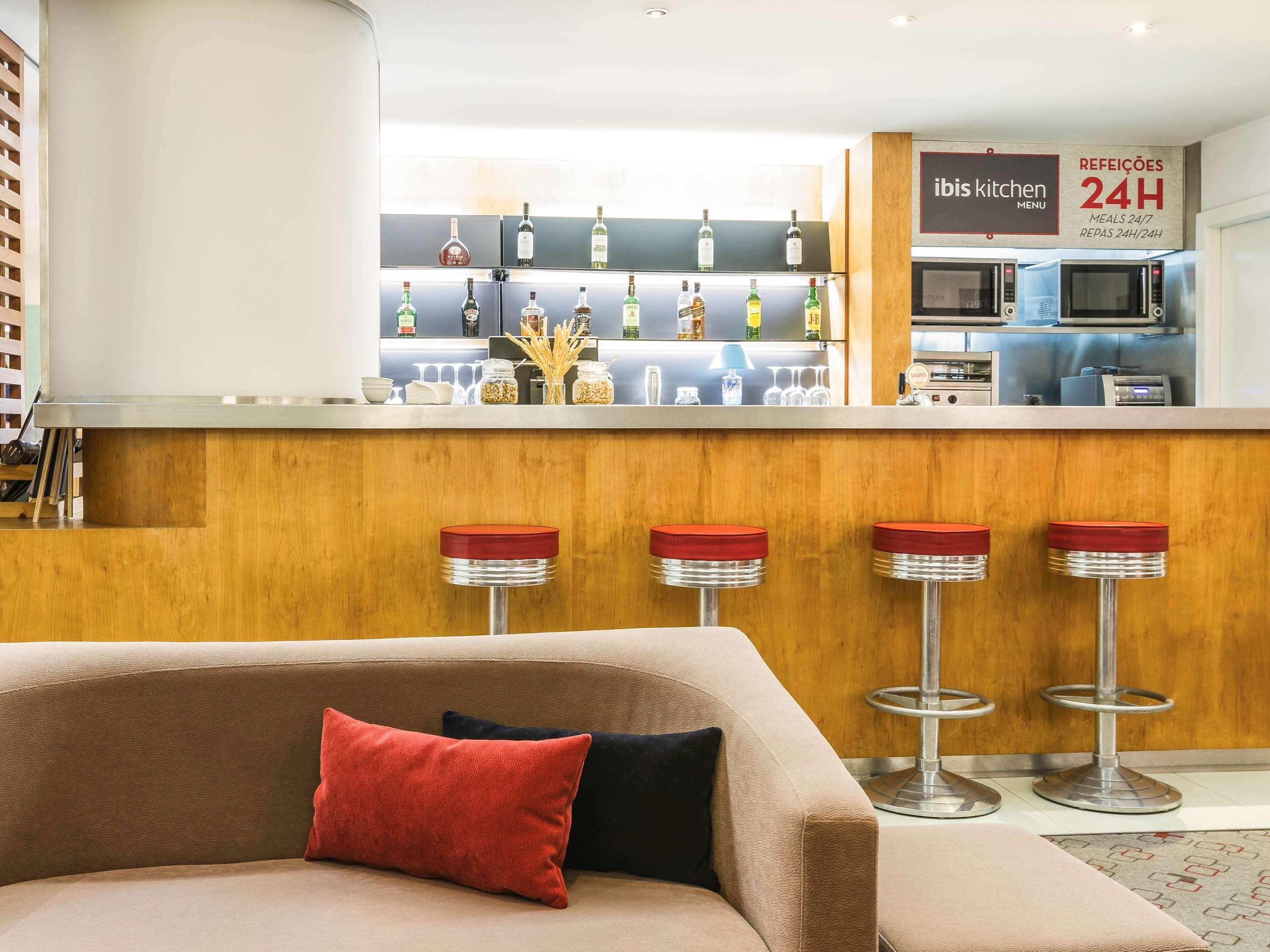 Bar/Salón ibis Coimbra Centro