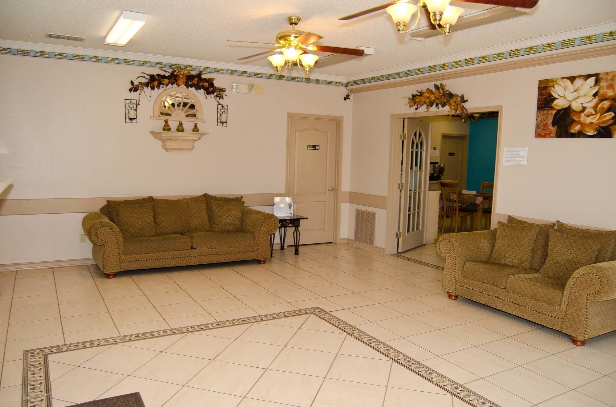 Vista Lobby Texas Inn and Suites City Center at University Dr.
