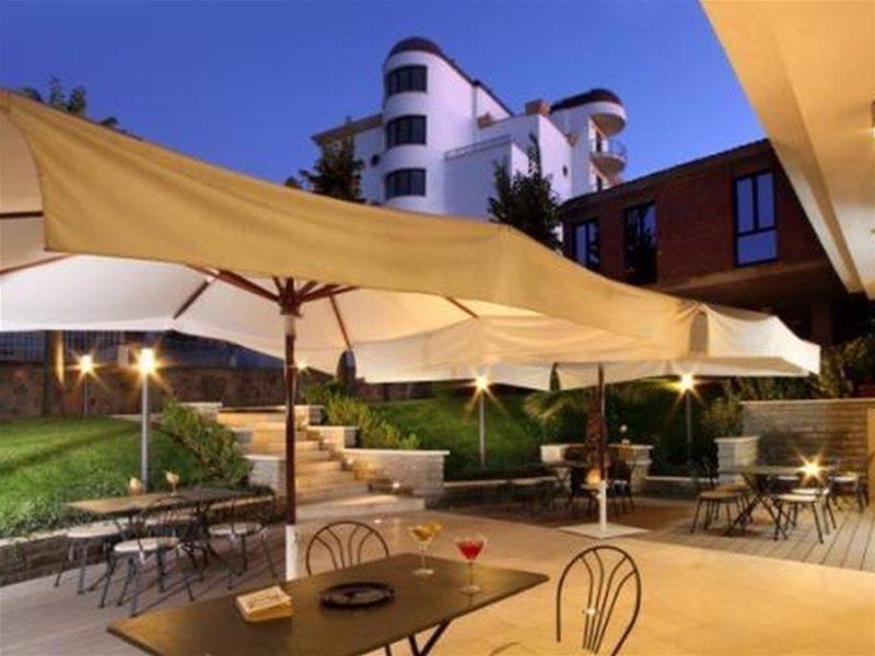 Vista Lobby Villa Mercede
