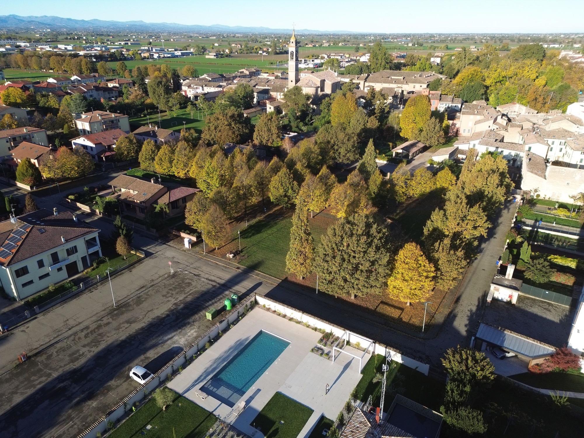 Varios Locanda Del Lupo