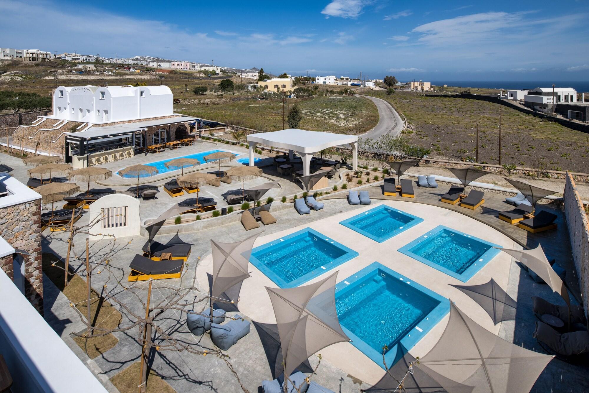 Vista Exterior Aelia Luxury Suites