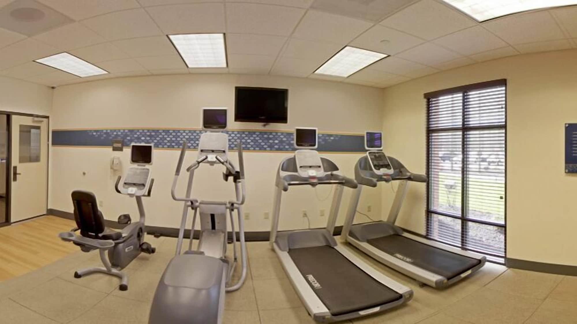 Gimnasio Hampton Inn Rochester Webster