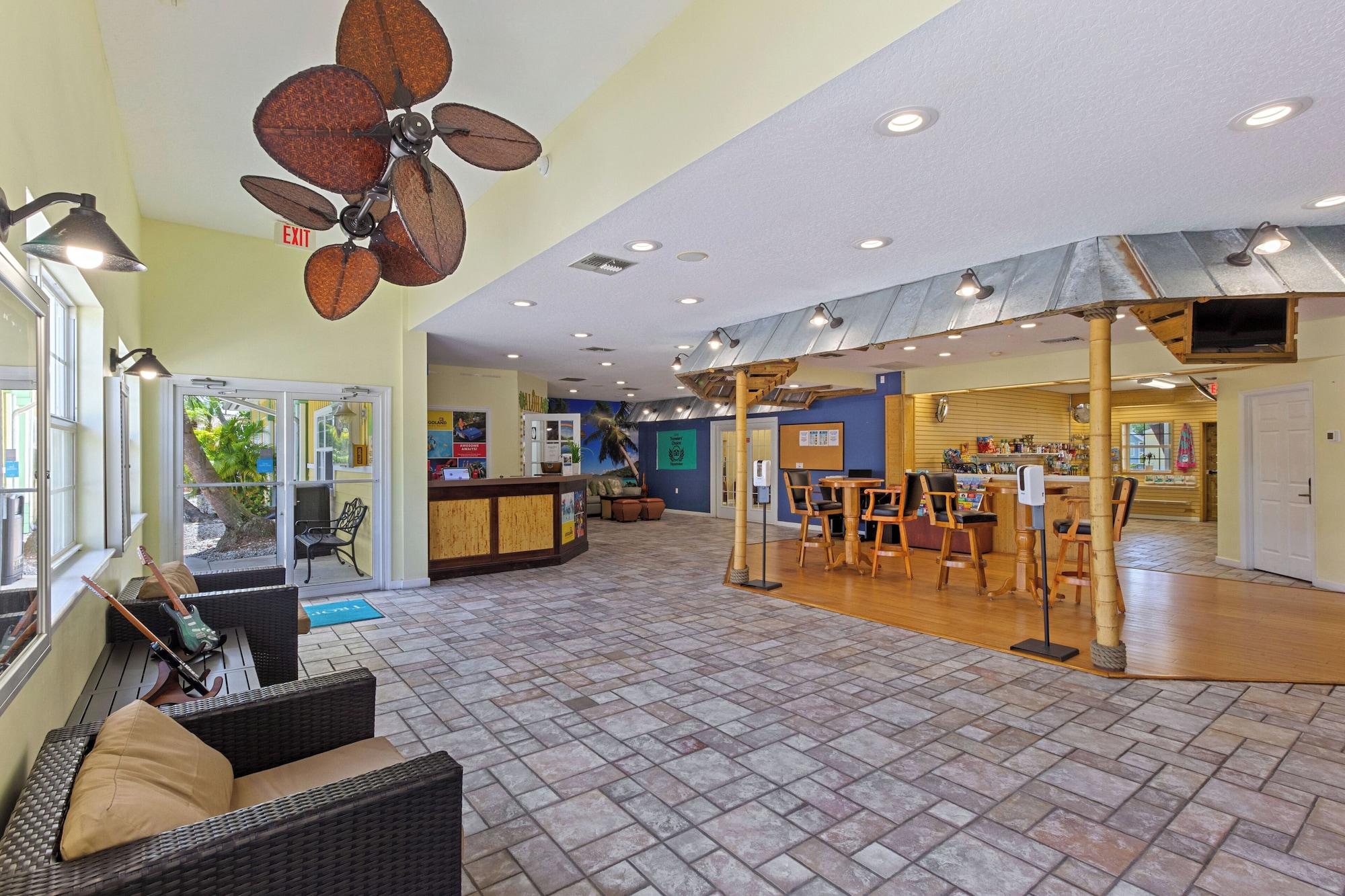 Vista Lobby Tropical Palms Resort