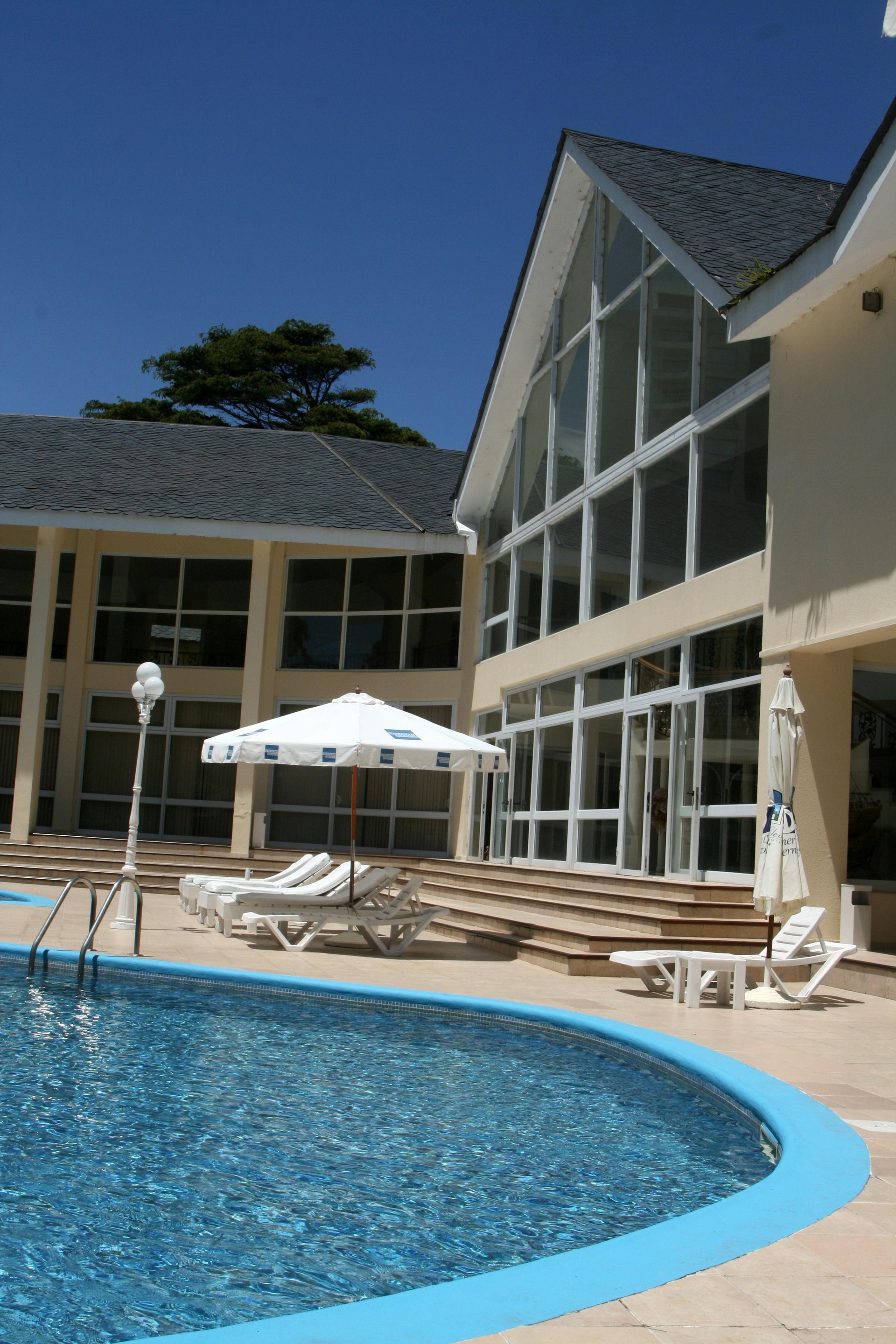 Vista Piscina Jean Clevers Parque Hotel