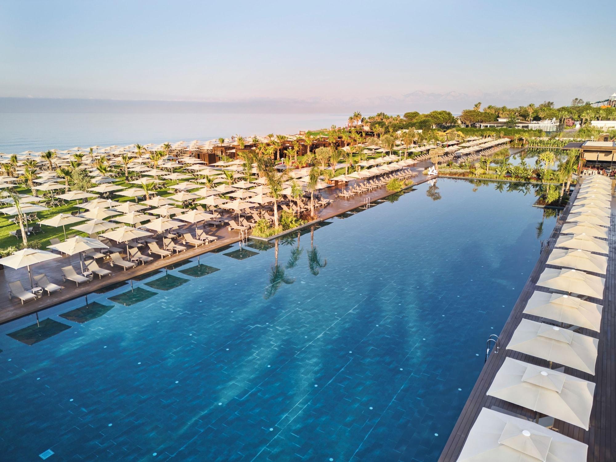 Vista Piscina Voyage Kundu