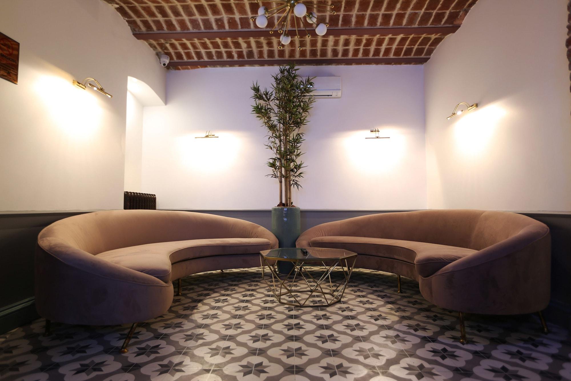 Vista Lobby Royal Tophane