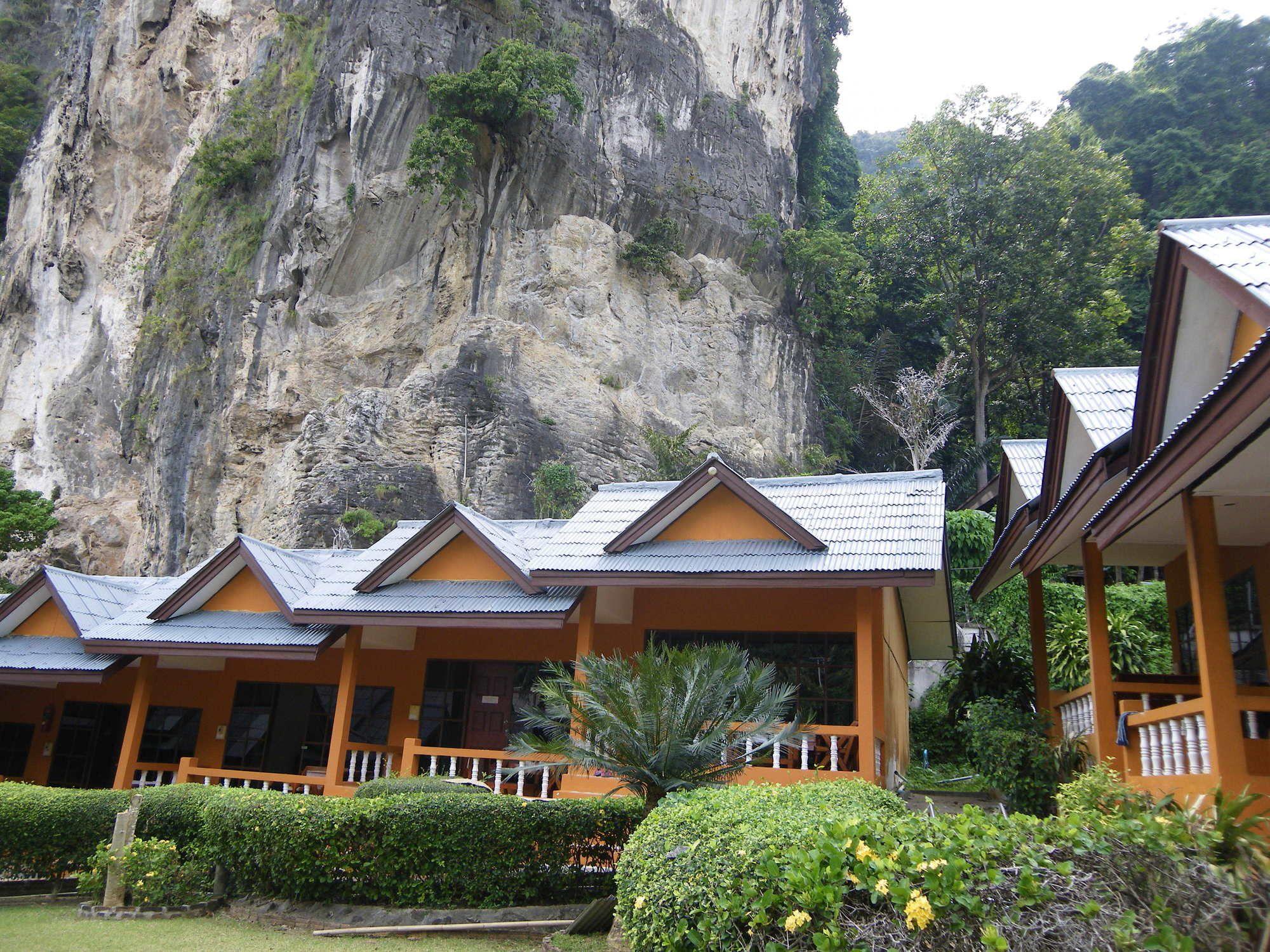 Vista da fachada Diamond Cave Resort