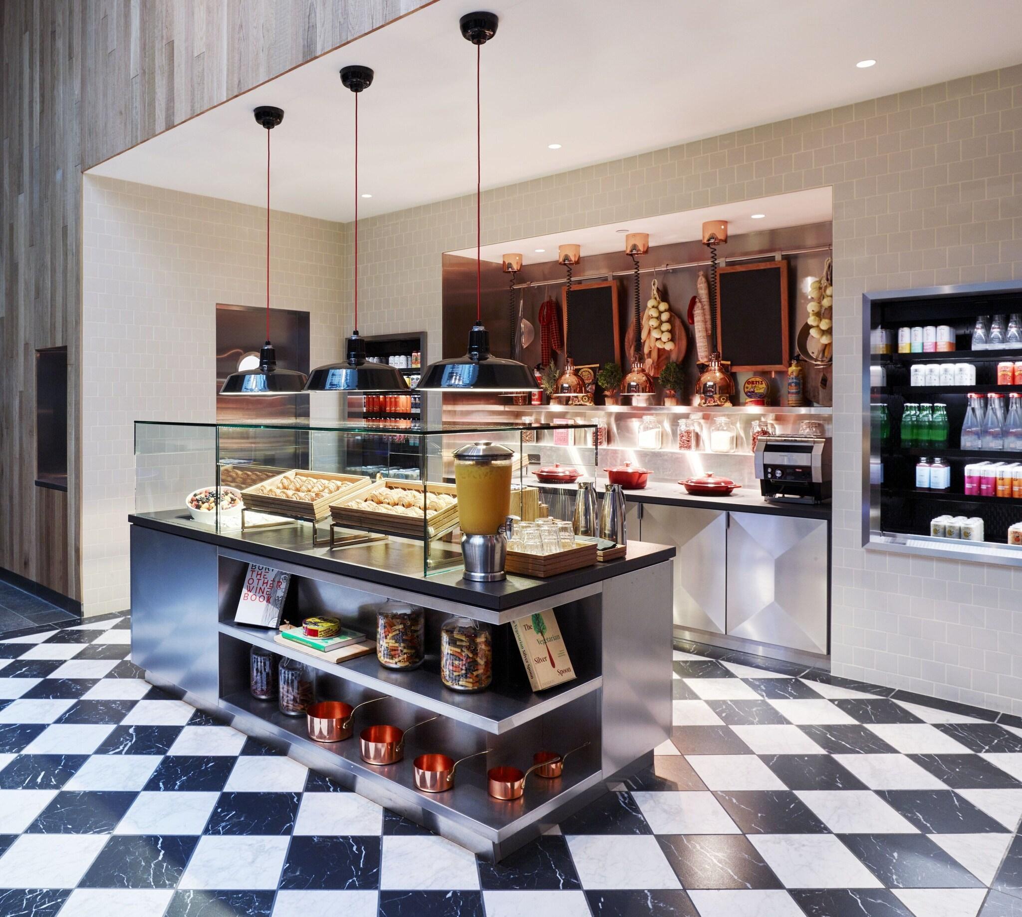 Restaurant citizenM Los Angeles Downtown