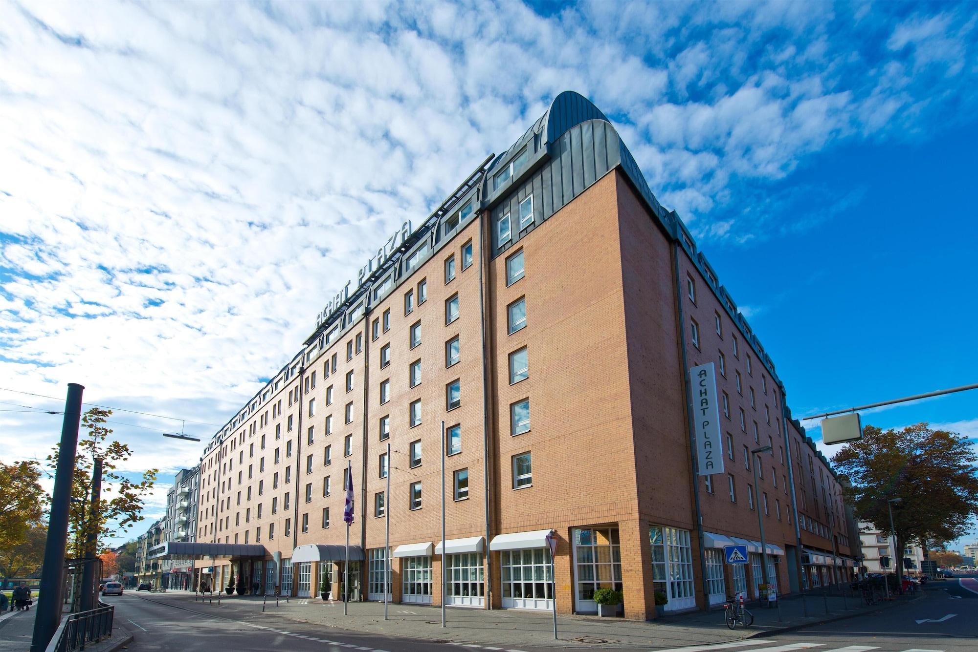 Vista Exterior The Q - Quadro City Hotel