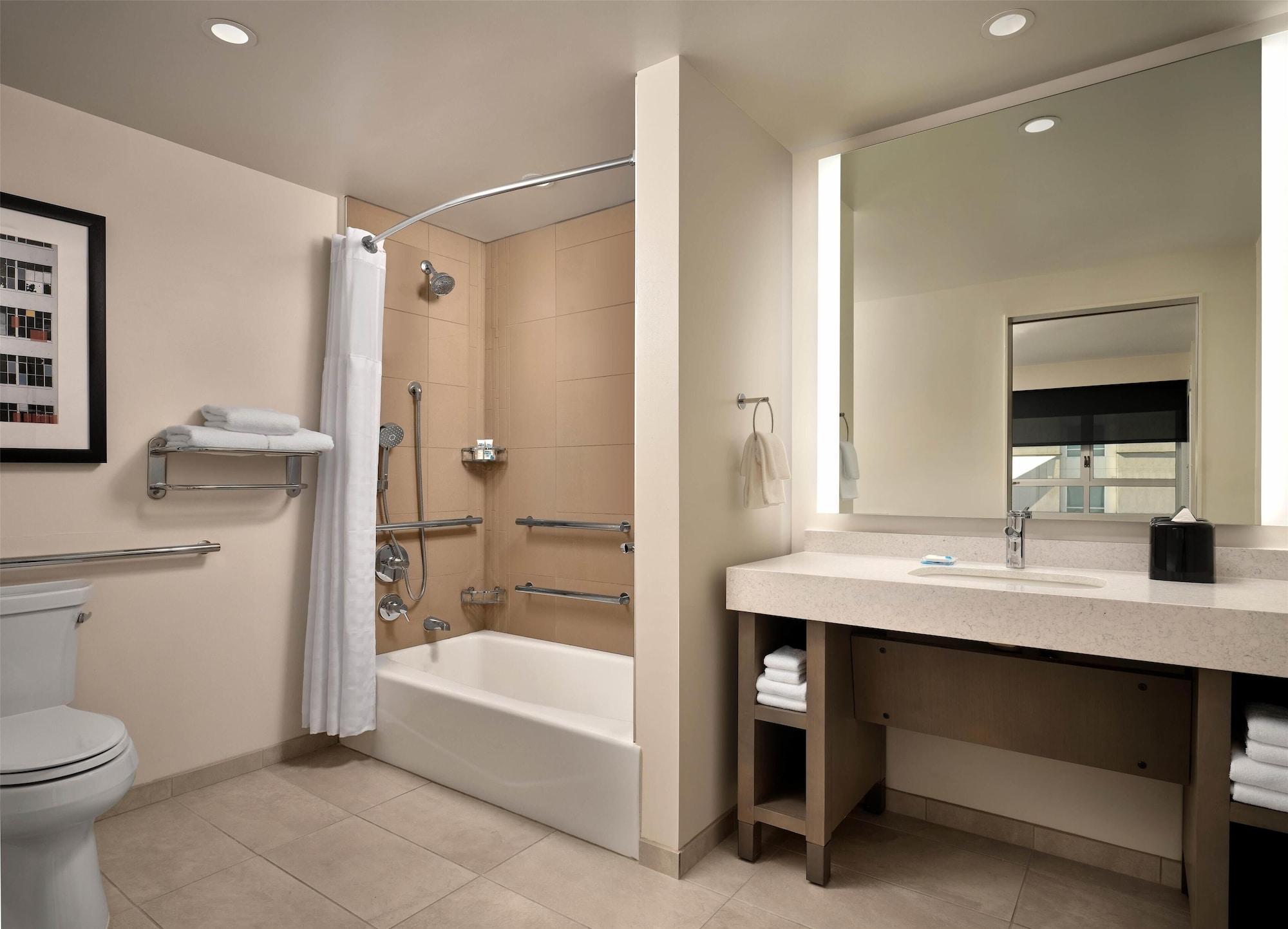 Habitación Hyatt House LA - University Medical Center