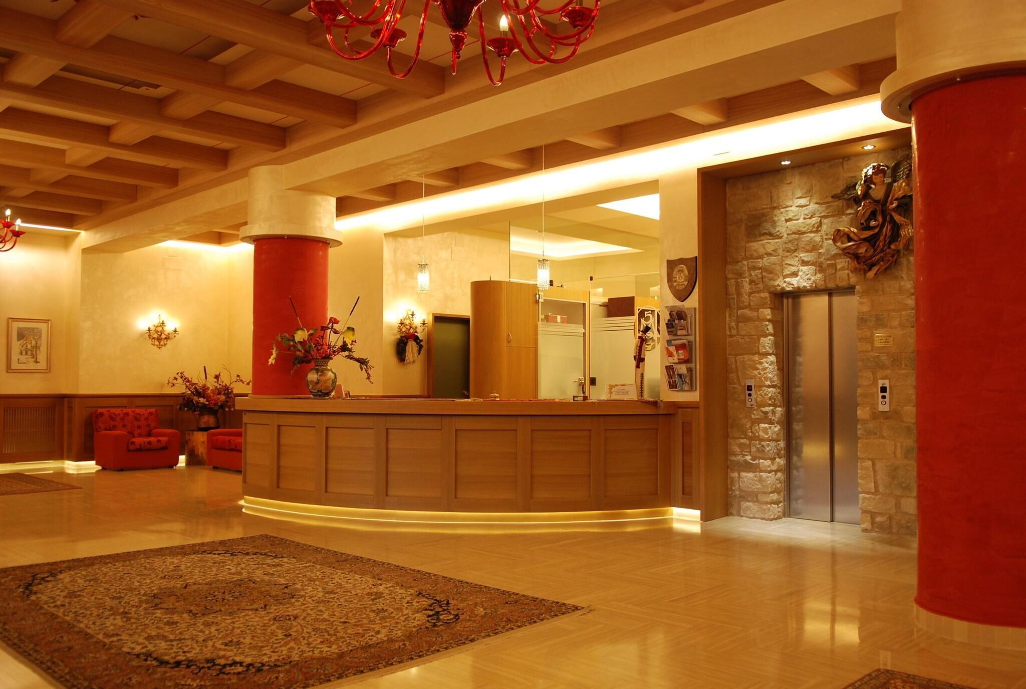 Vista Lobby 5 Miglia Hotel & SPA