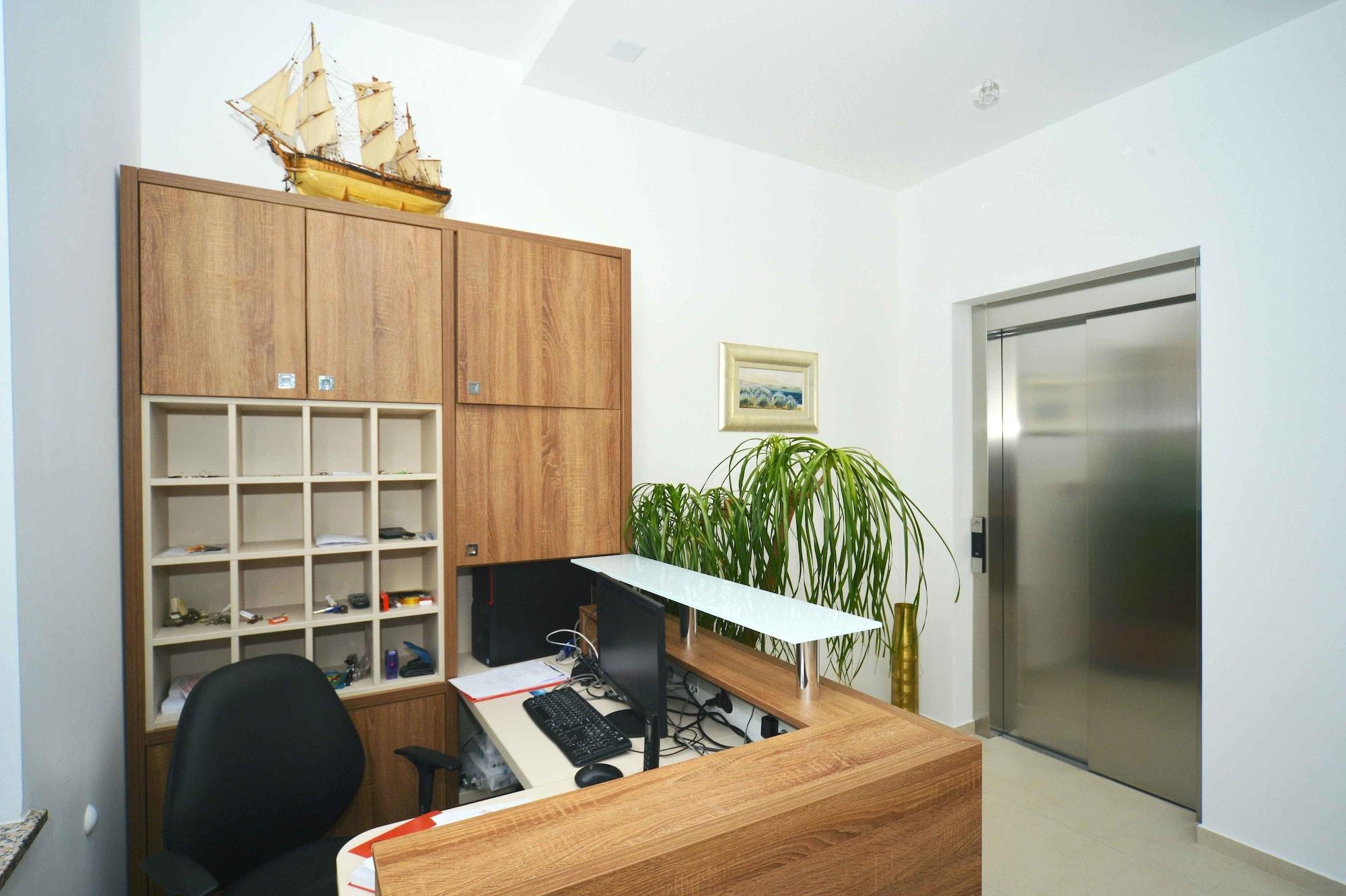 Vista Lobby Boutique Hotel Mali Raj