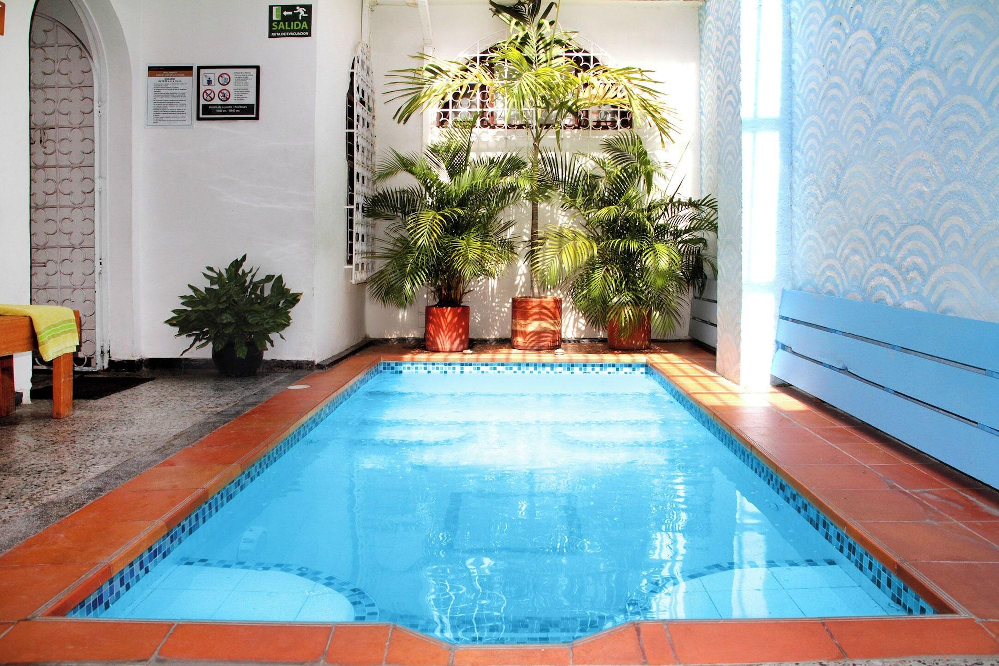 Vista da piscina La Guaca Hostel