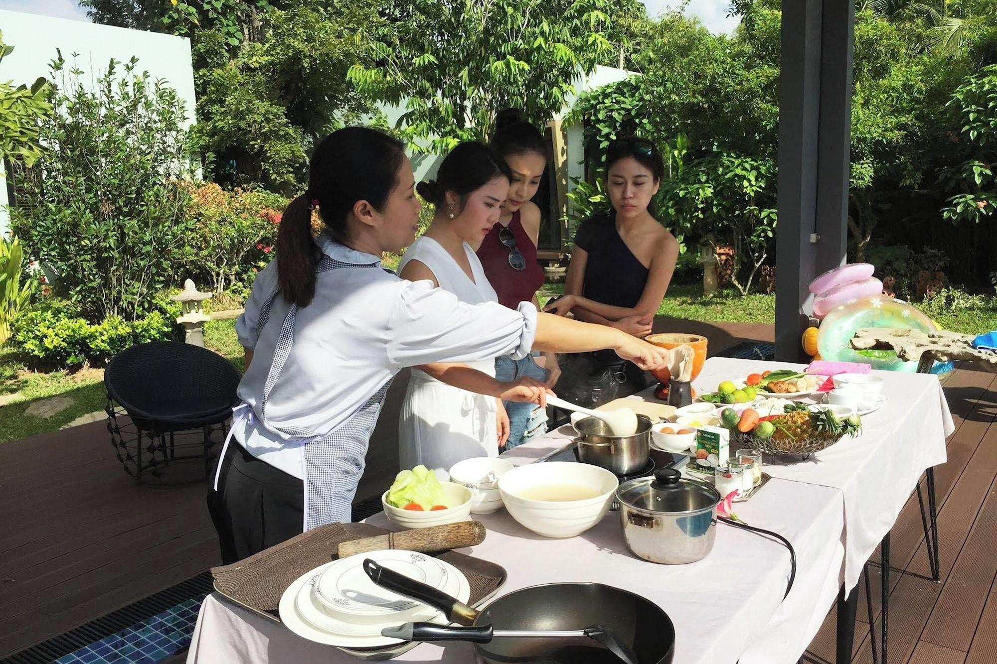 Bar/Salón Thai Good Arts Resort