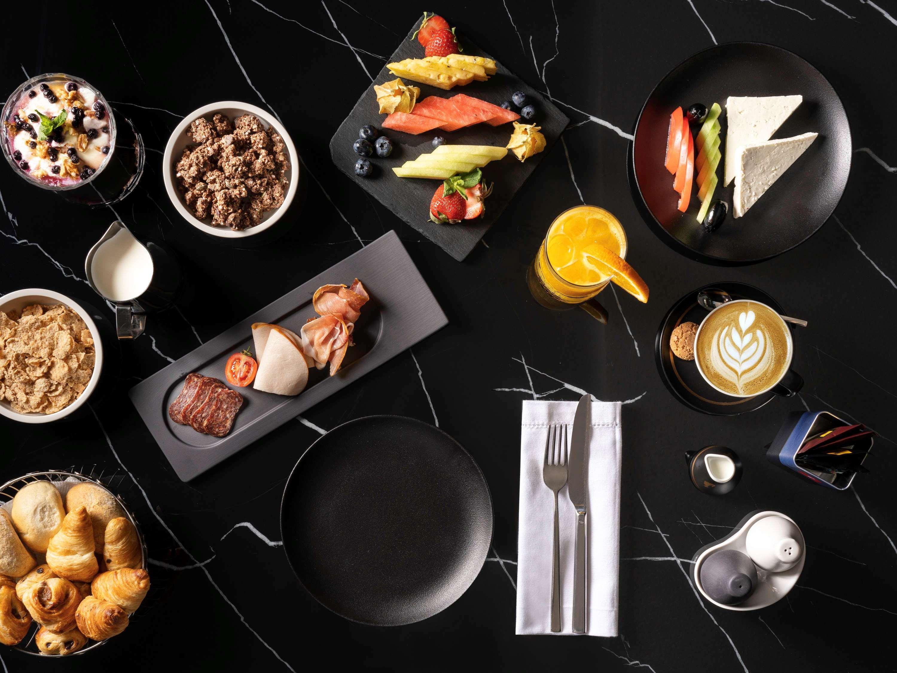 Restaurant The Emporium Hotel Plovdiv - MGallery Collection