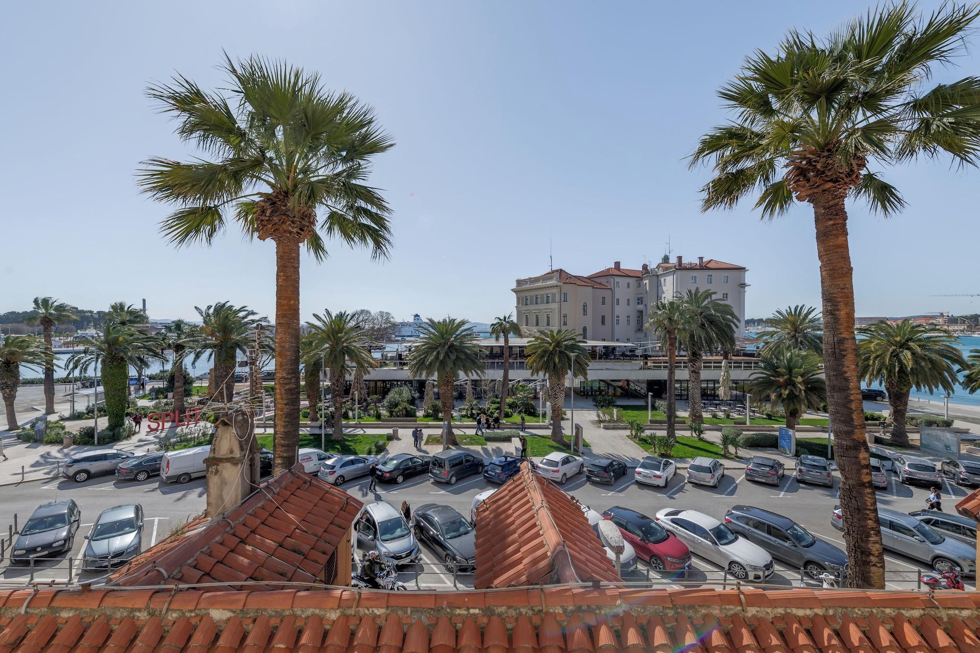 Vista Exterior Grand Palace Luxury Retreat - Tale Of The Sea