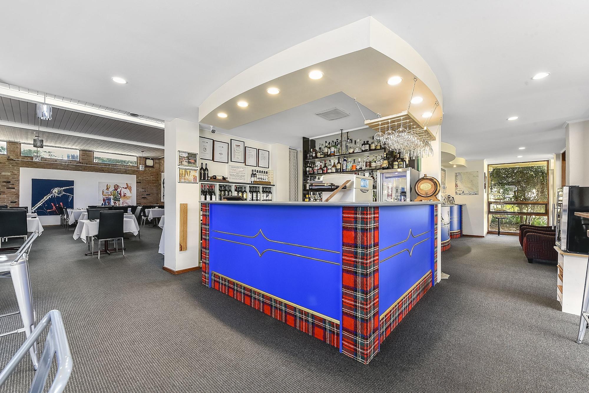 Vista Lobby William Macintosh Motor Lodge