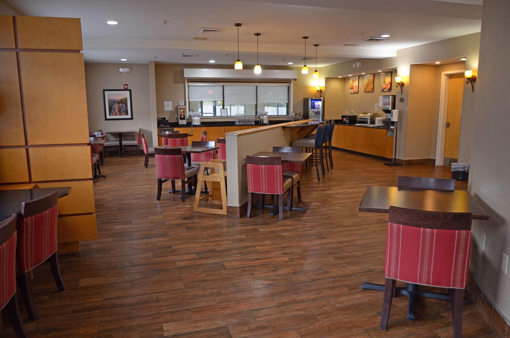 Restaurant Comfort Suites Salem-Roanoke I-81