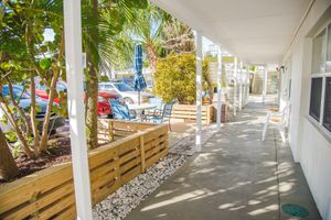 Alojamiento - Regency Inn & Suites