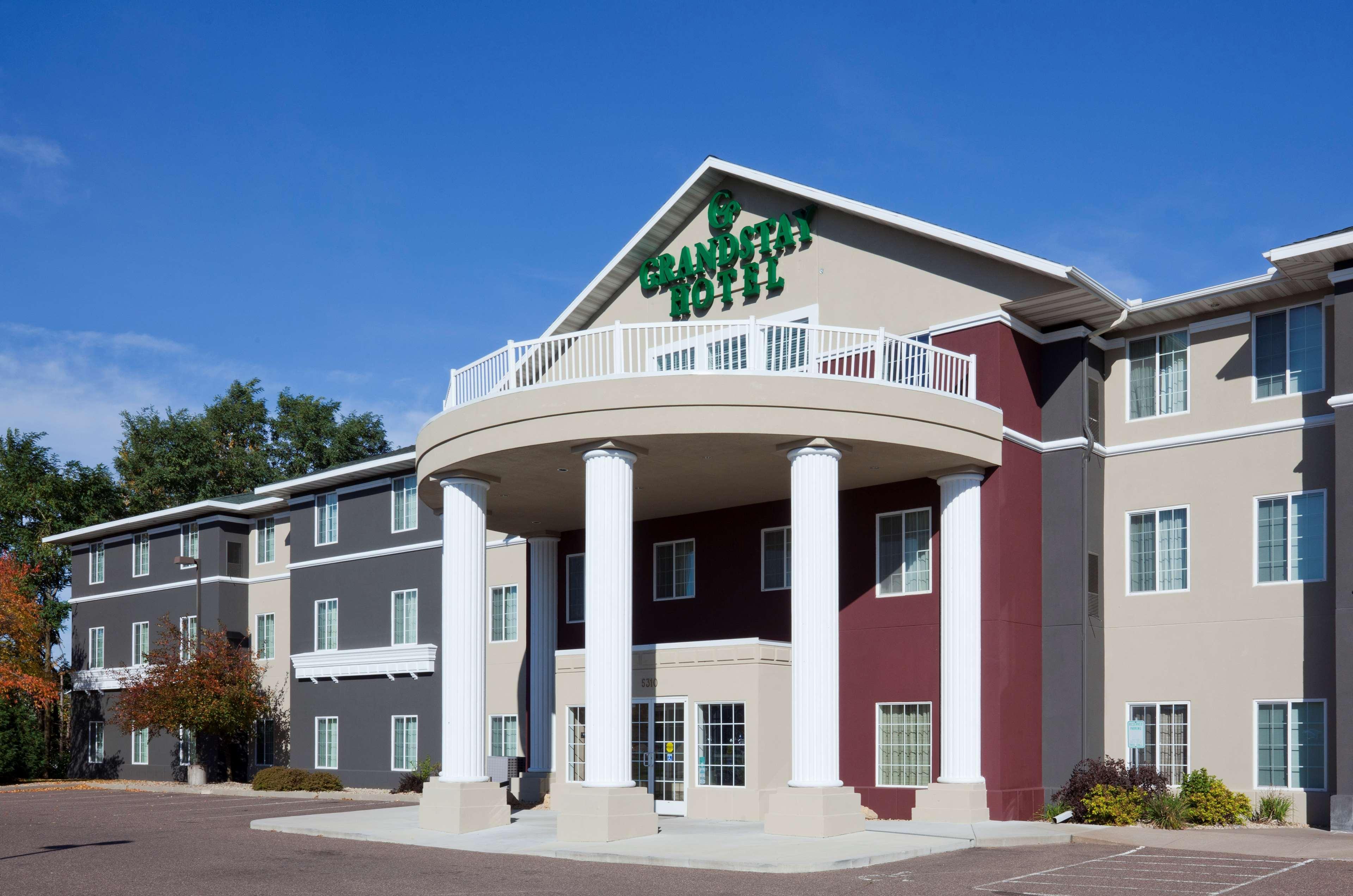 Vista Exterior GrandStay Residential Suites - Eau Claire