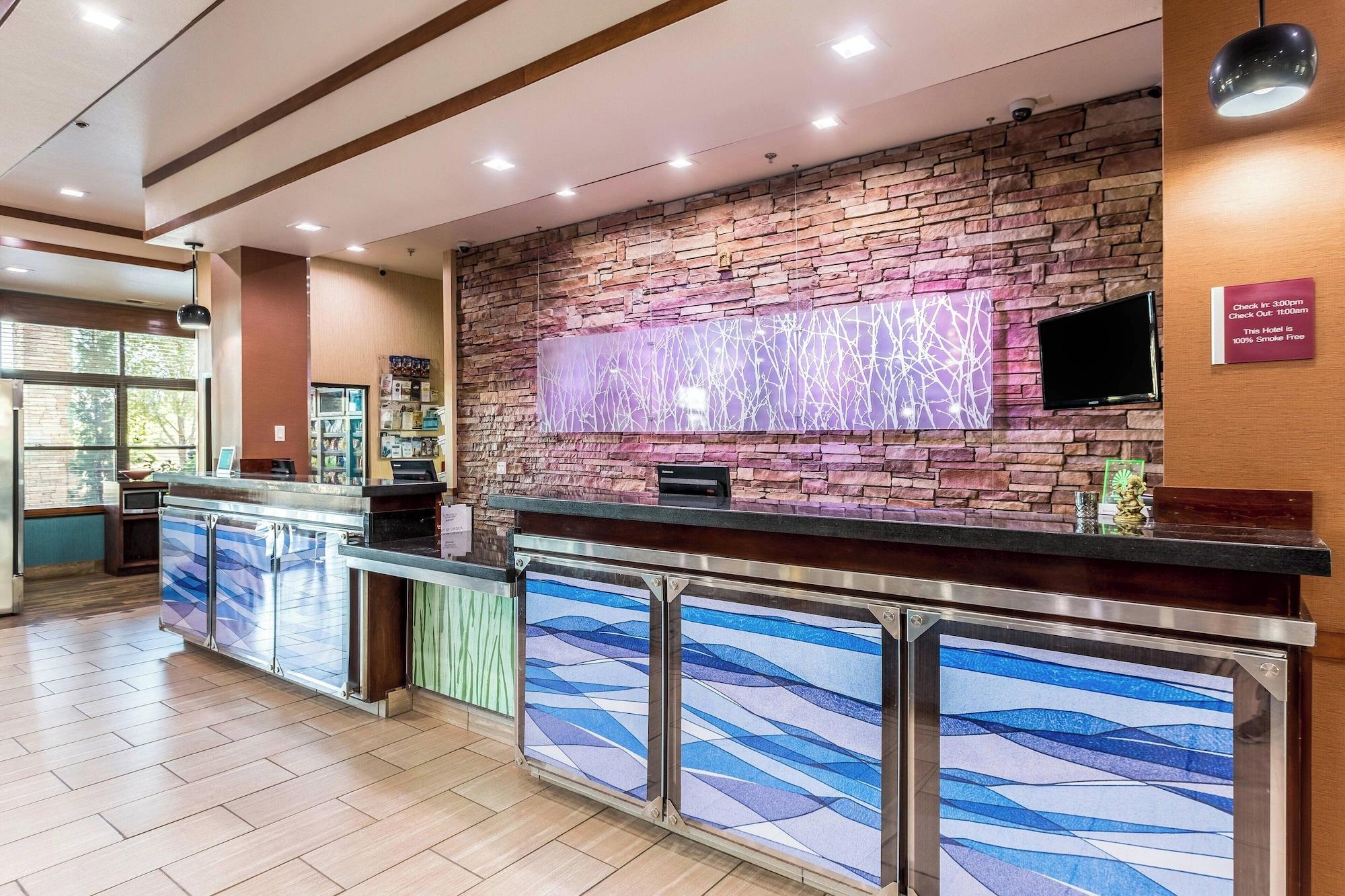Vista Lobby Fairfield Inn & Suites Alamogordo