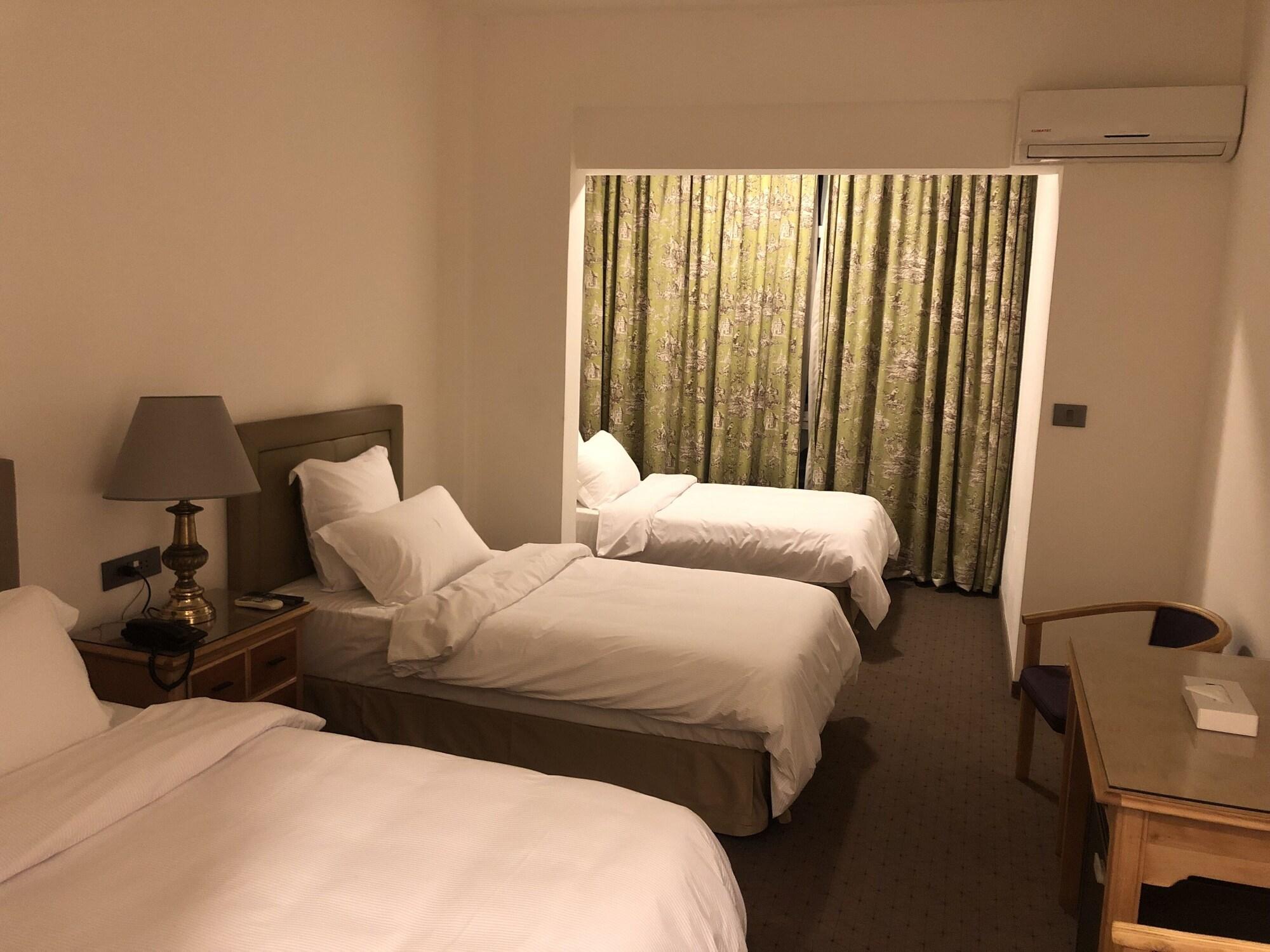 Varios Hotel Napoleon Beirut
