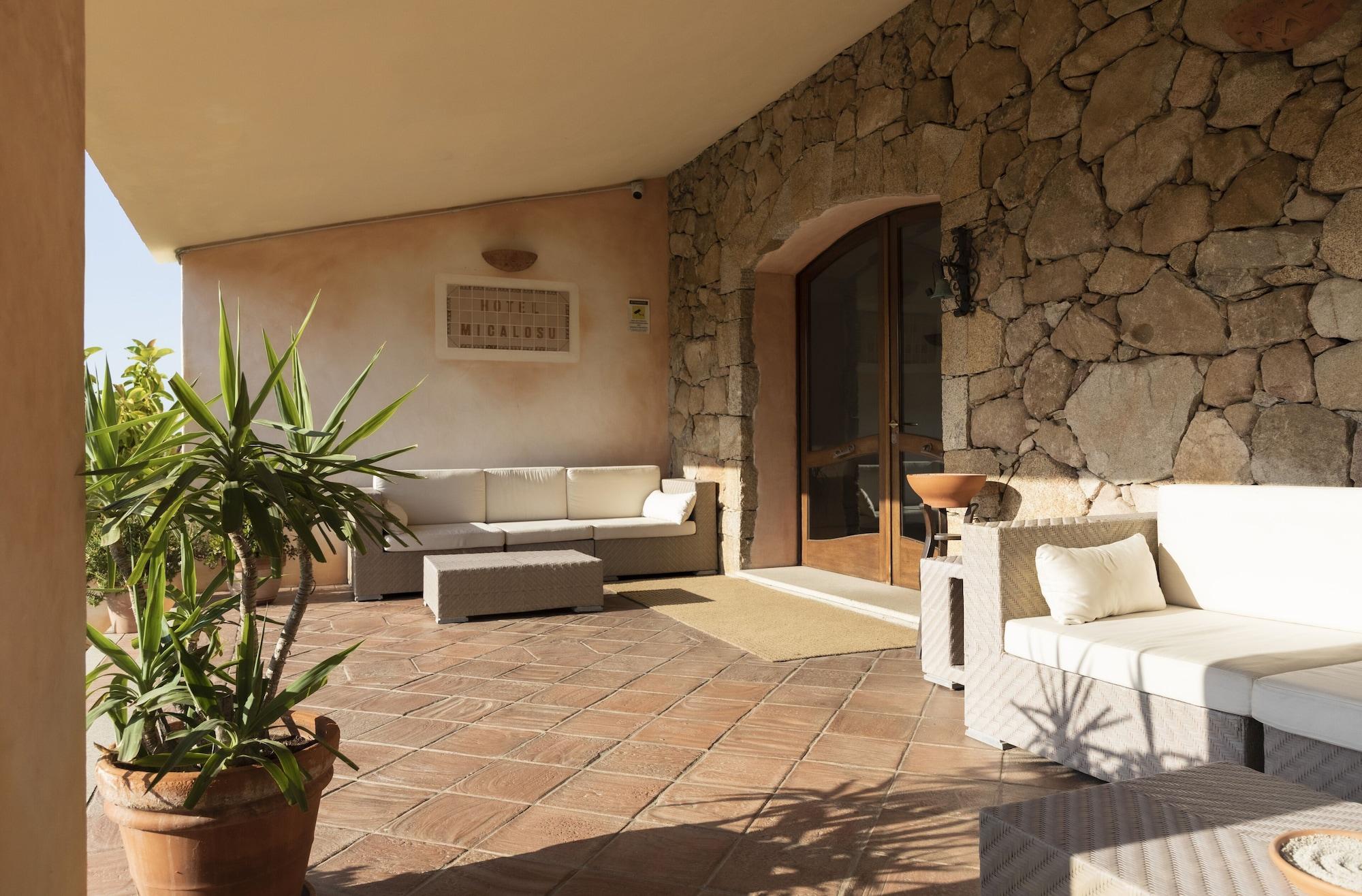 Vista Exterior Hotel Micalosu