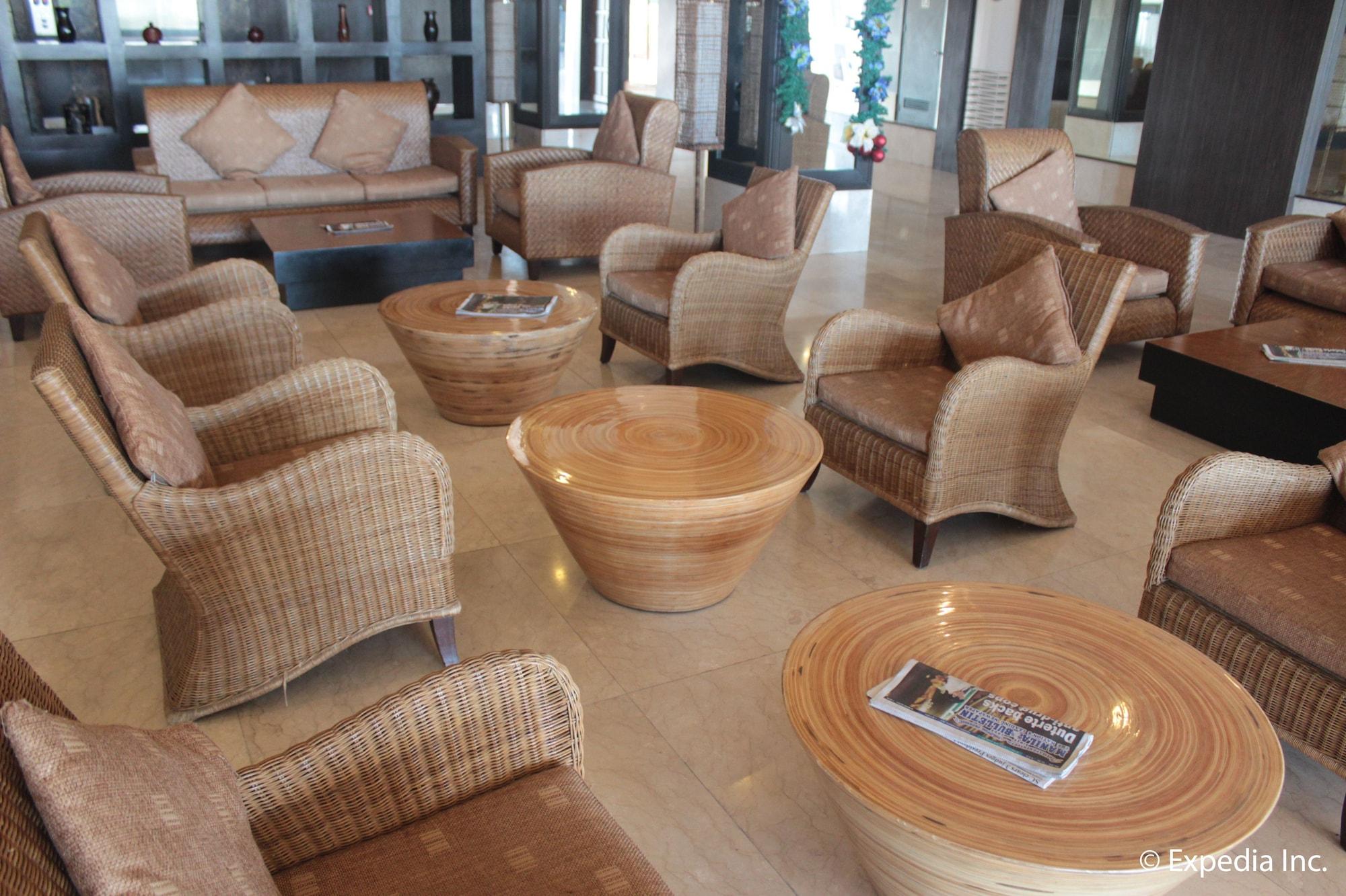 Vista Lobby Pamulinawen Hotel