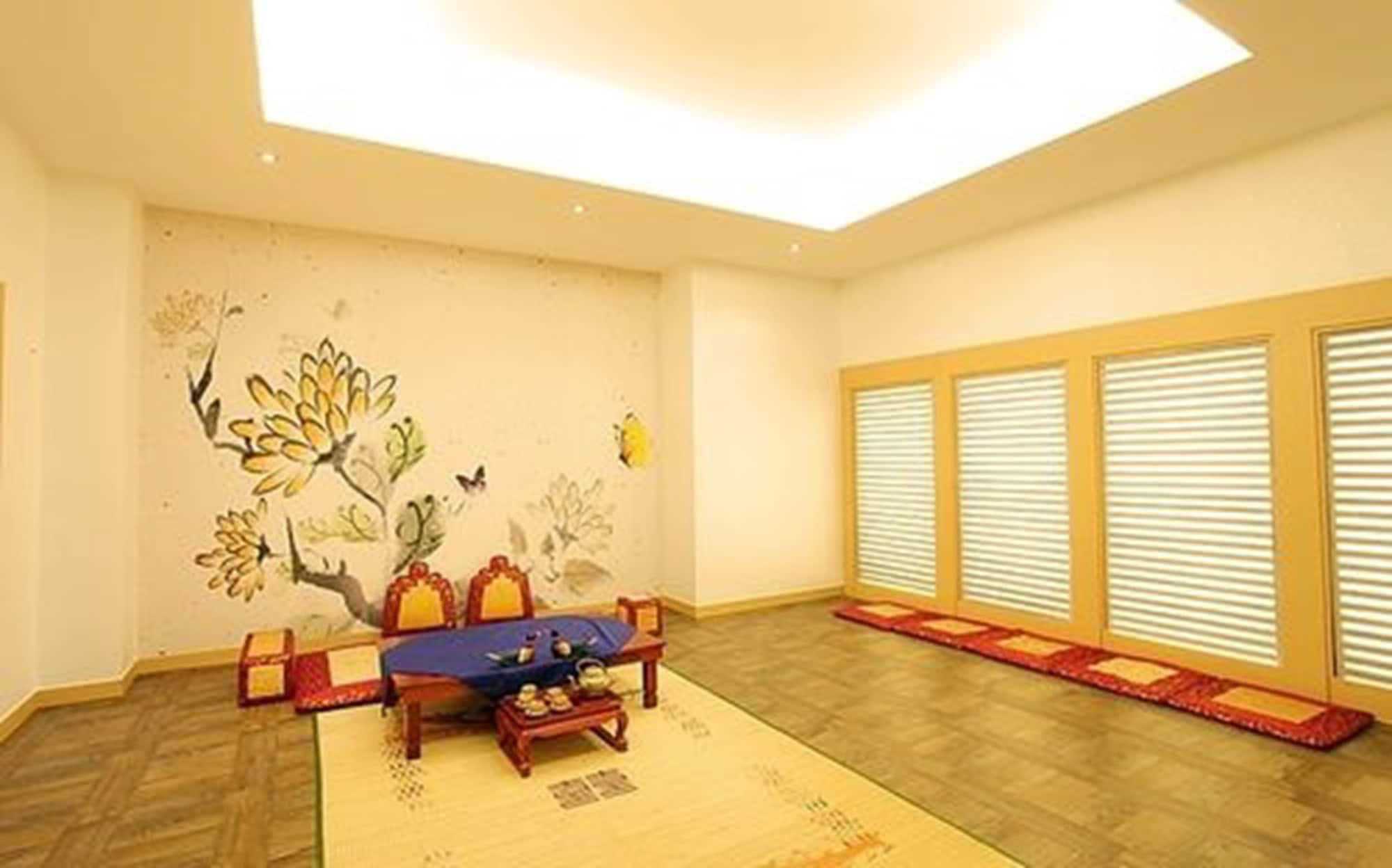 Vista Lobby Sunshine Hotel