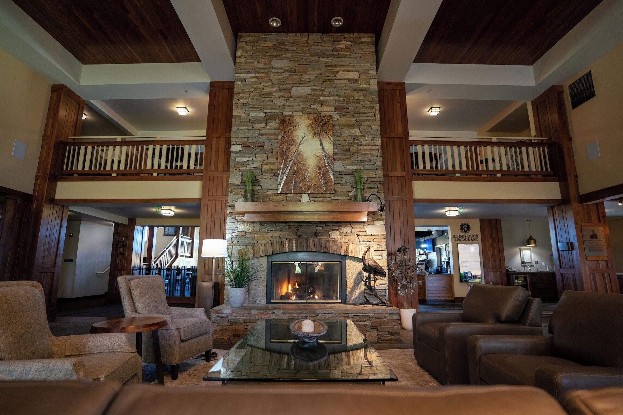 Vista Lobby Running Y Resort